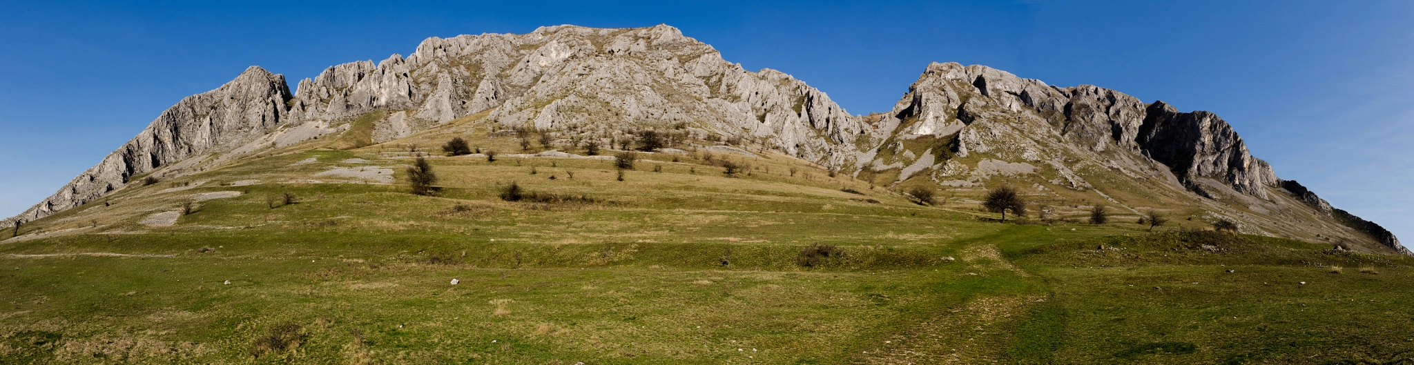 Sigma 17-70mm F2.8-4 DC Macro OS HSM | C sample photo. Piatra secuiului alba photography