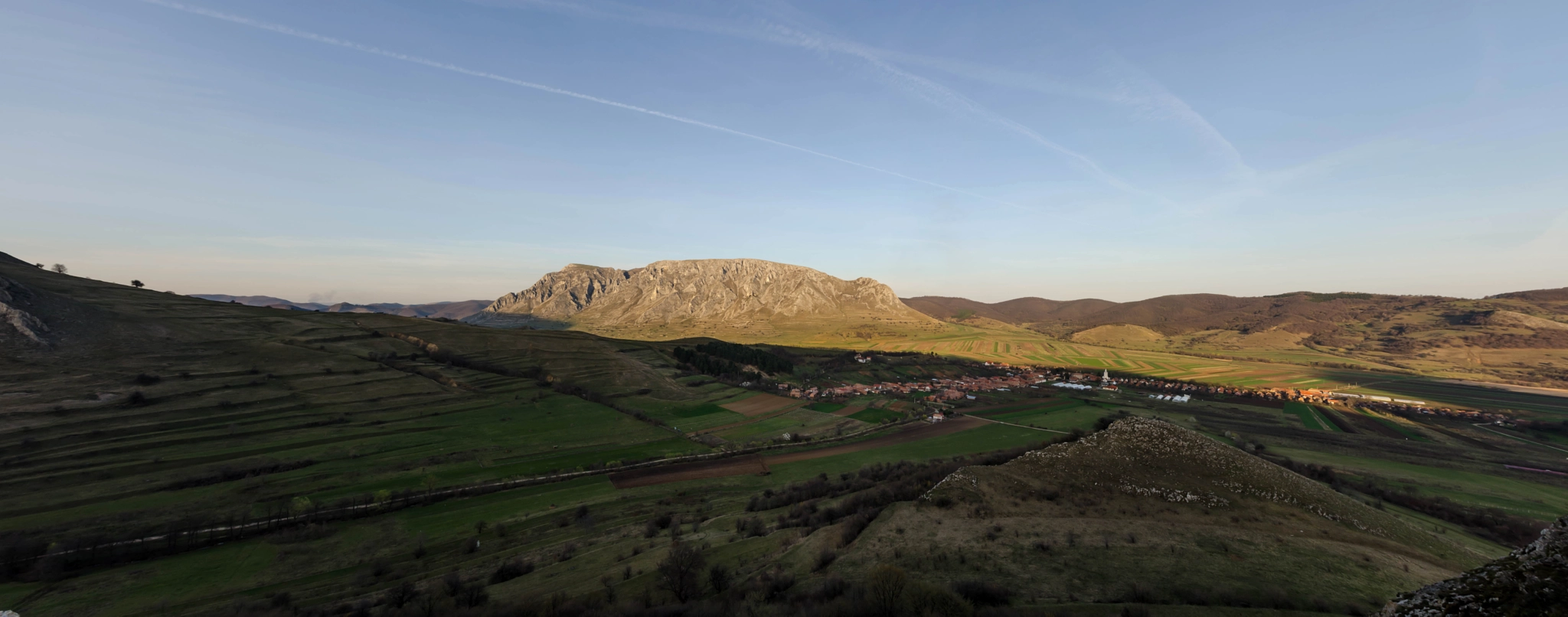 Sigma 17-70mm F2.8-4 DC Macro OS HSM | C sample photo. Piatra secuilui alba photography