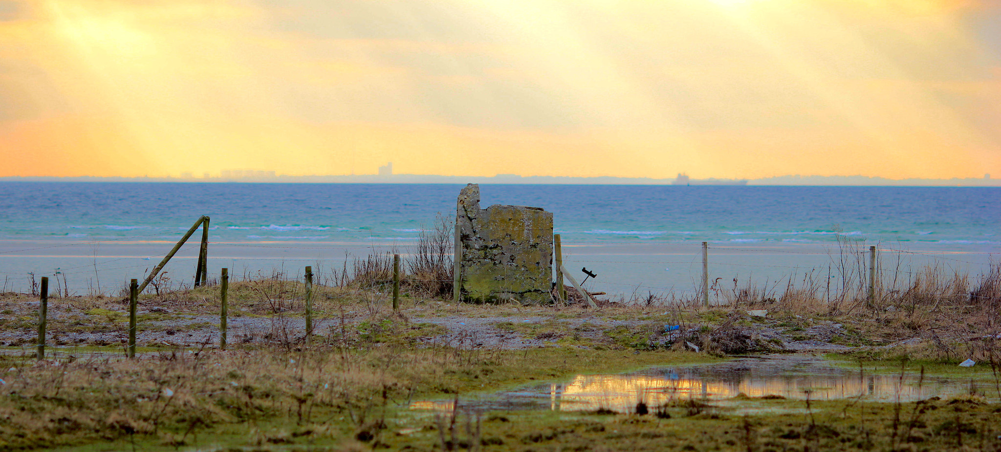 Canon EF 135mm F2L USM sample photo. The place by the water. photography