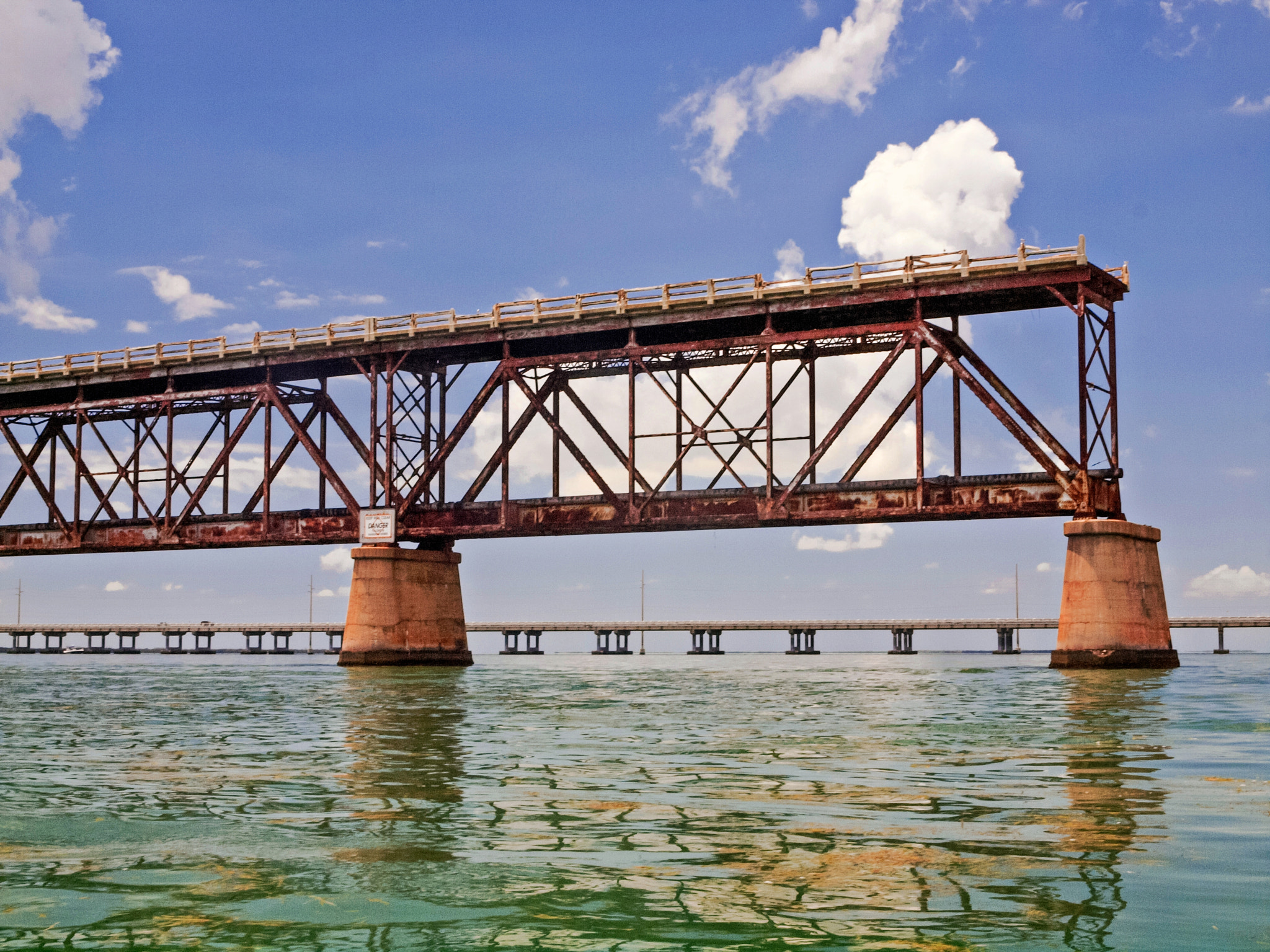 Olympus E-600 (EVOLT E-600) sample photo. Down low in bahia honda channel photography