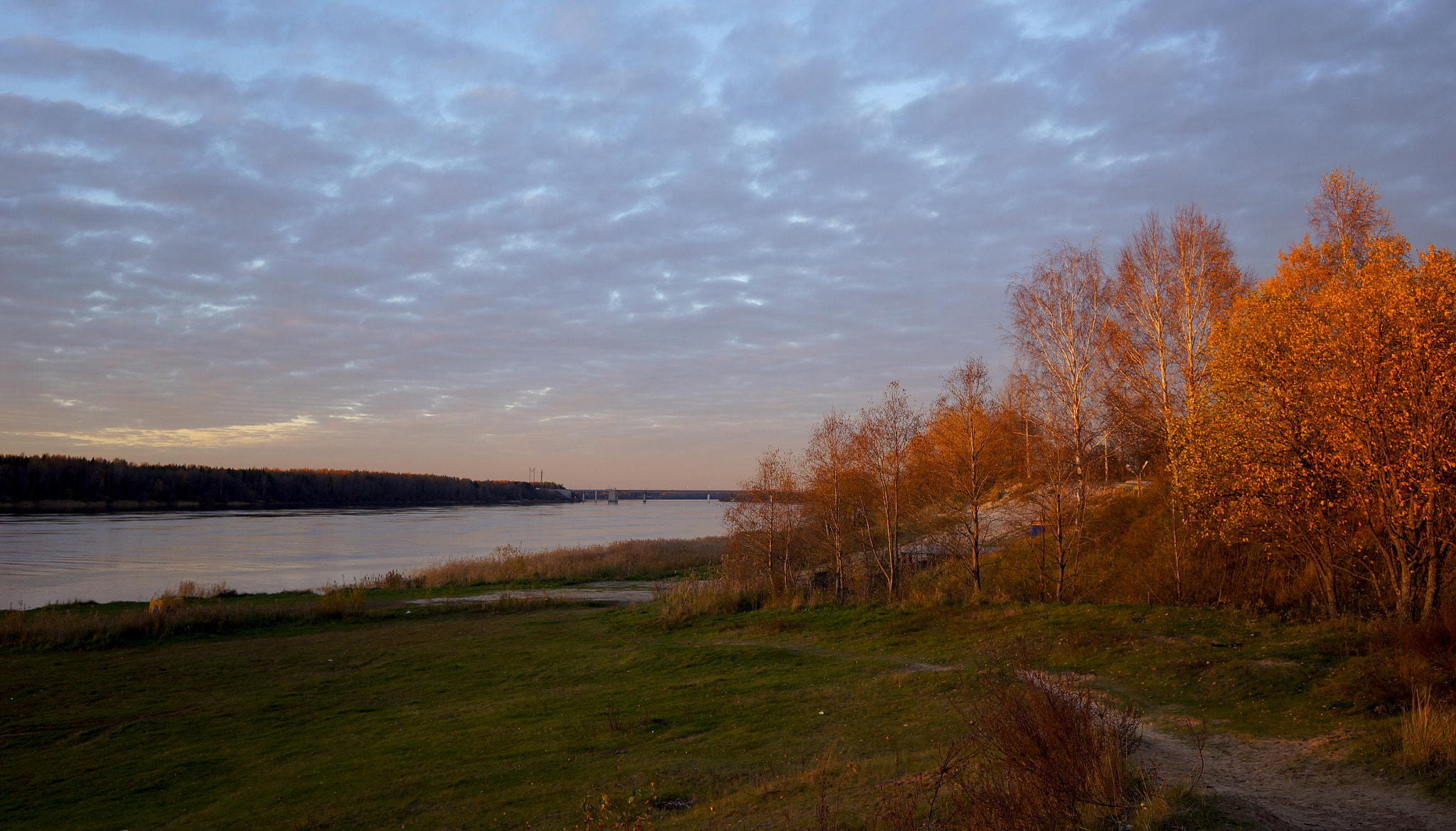 Sony Alpha NEX-5N + Sigma 19mm F2.8 EX DN sample photo. Sunset autumn. photography