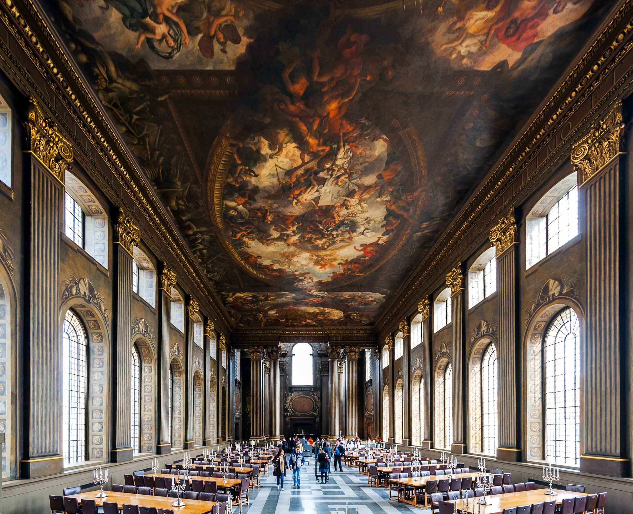 Canon EOS 5D + Tamron SP AF 17-35mm F2.8-4 Di LD Aspherical (IF) sample photo. Painted hall photography