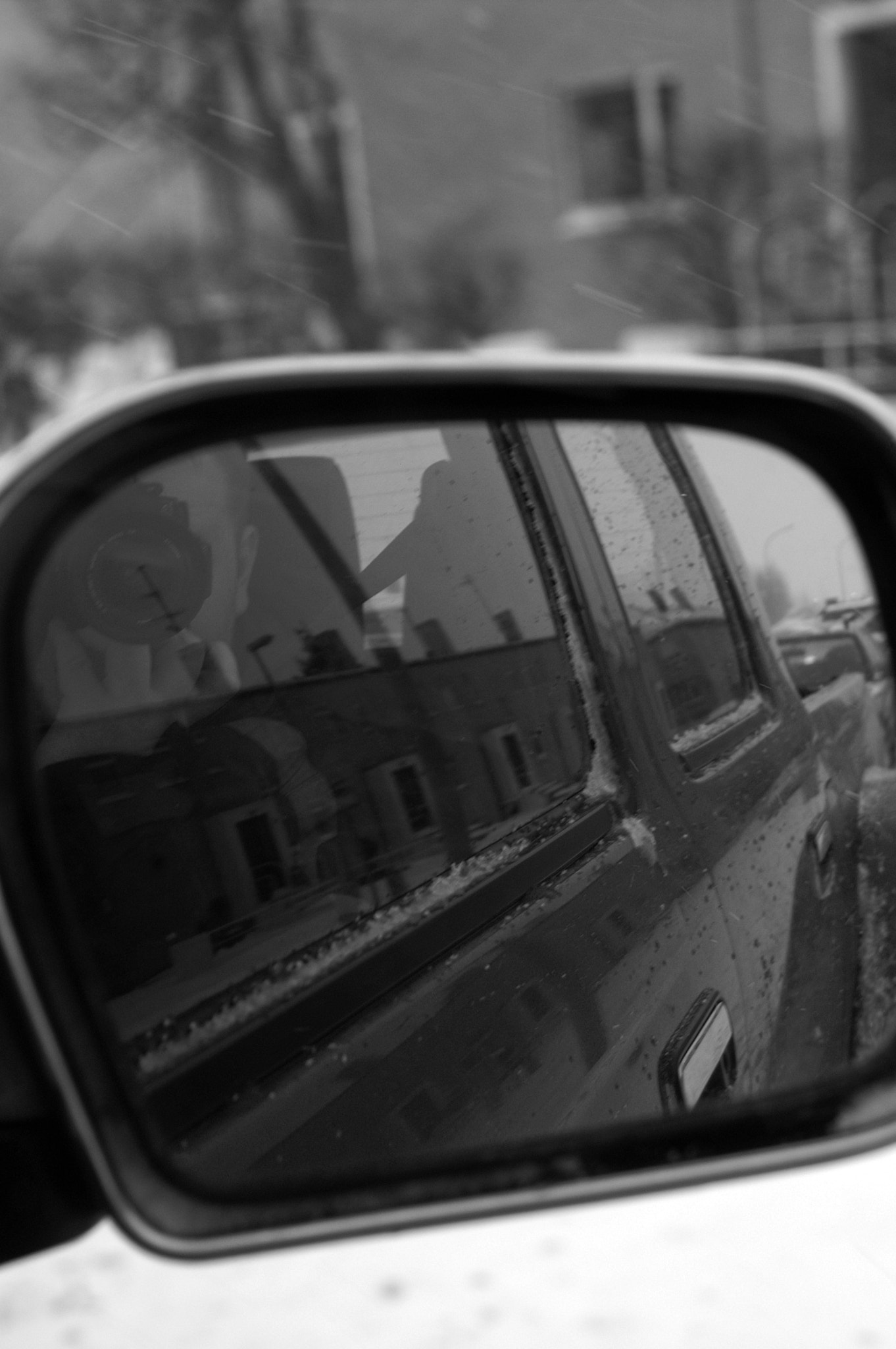 KONICA MINOLTA MAXXUM 5D sample photo. A mirror selife photography