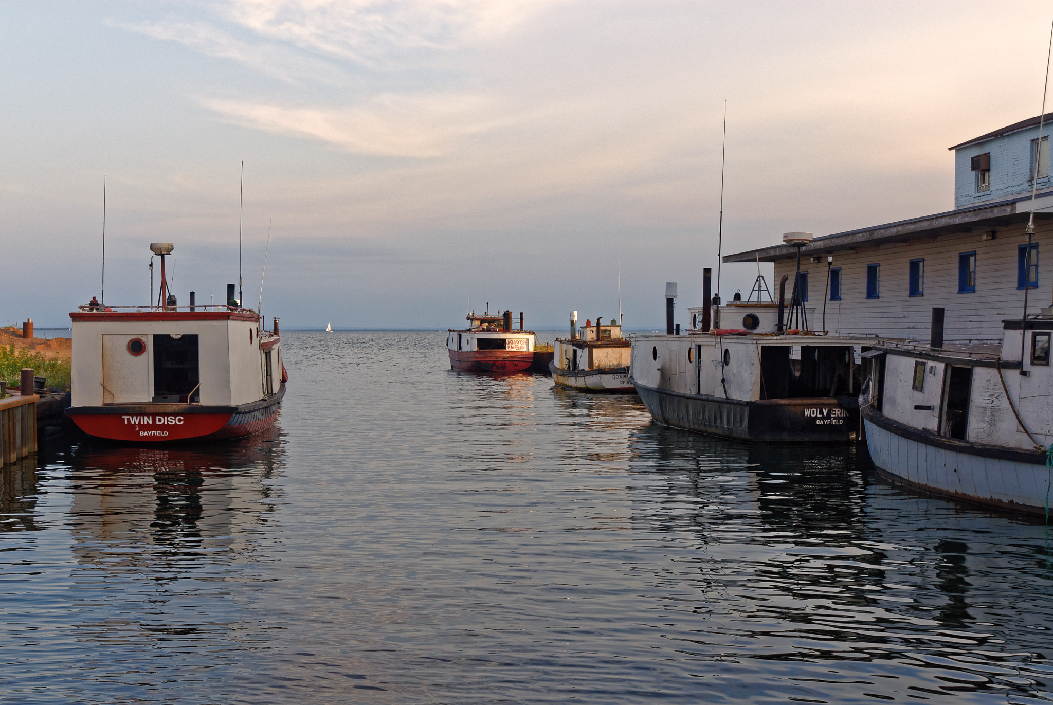 AF Zoom-Nikkor 24-120mm f/3.5-5.6D IF sample photo. After the catch photography