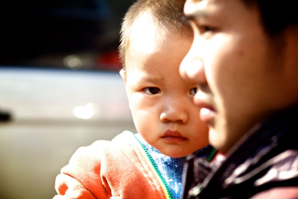 ZEISS Makro-Planar T* 100mm F2 sample photo. 父子 father and son photography