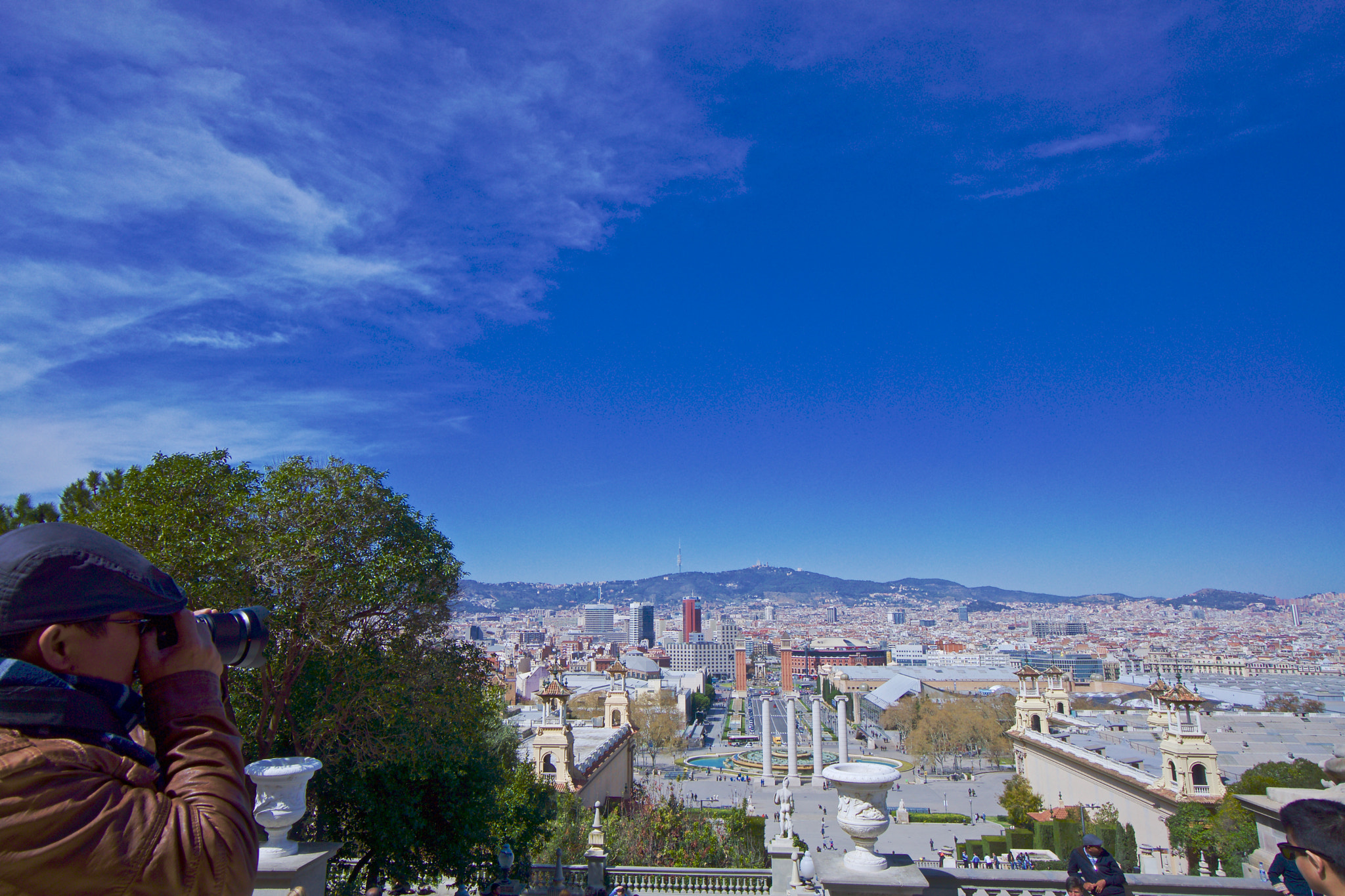 Sony Alpha NEX-7 + Sony E 10-18mm F4 OSS sample photo. Cityscape barcelona photography