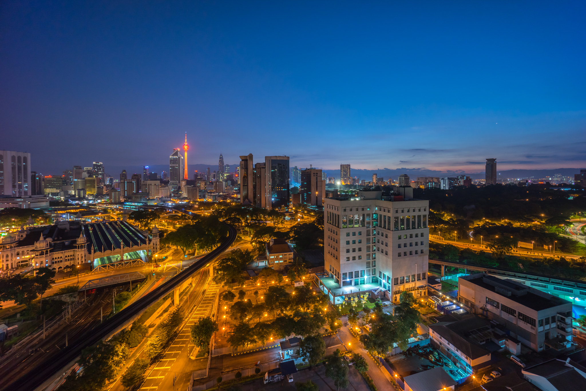 Sony E 10-18mm F4 OSS sample photo. Blue hour at kuala lumpur city photography