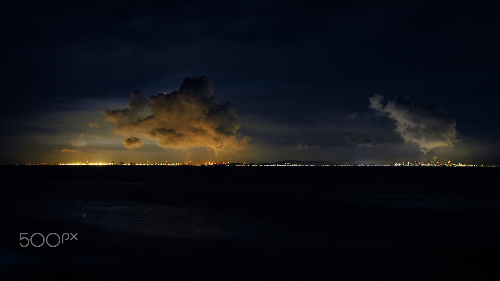 Olympus PEN E-P5 + Panasonic Leica DG Summilux 25mm F1.4 II ASPH sample photo. Night & light photography