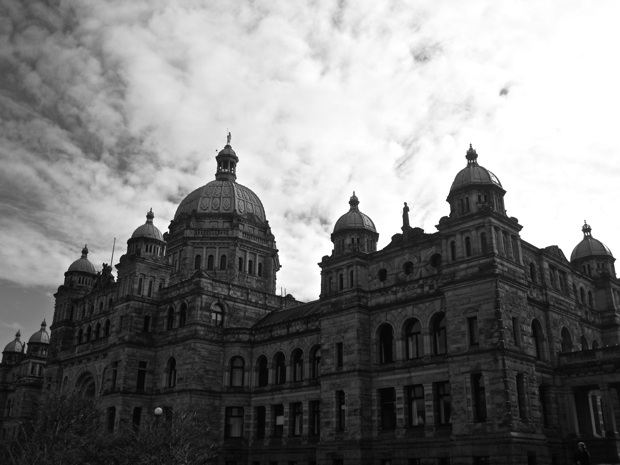 Canon PowerShot SD780 IS (Digital IXUS 100 IS / IXY Digital 210 IS) sample photo. Legislature photography