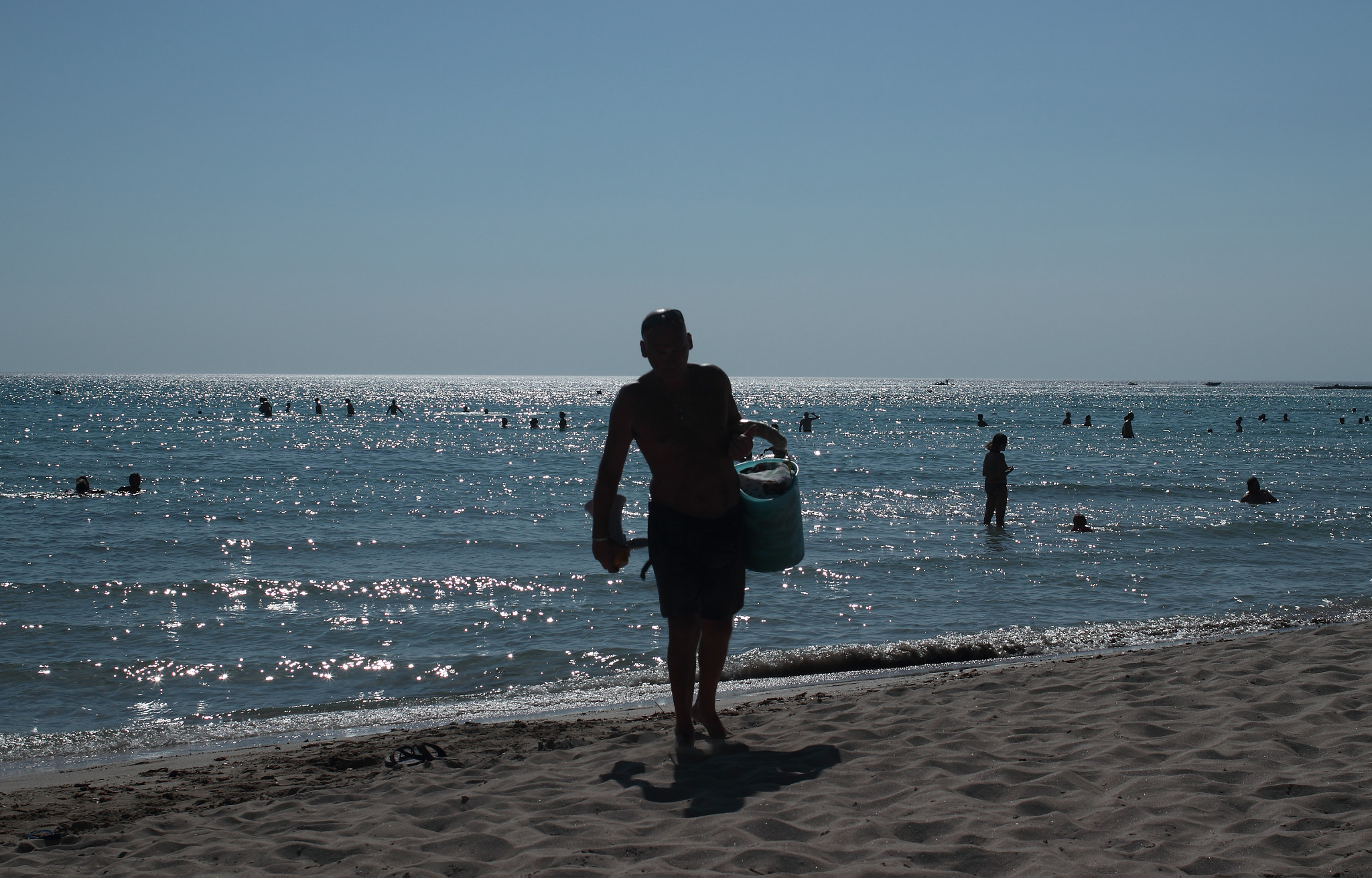 Canon EOS 600D (Rebel EOS T3i / EOS Kiss X5) + Canon EF 35mm F2 sample photo. Plage des pouilles photography