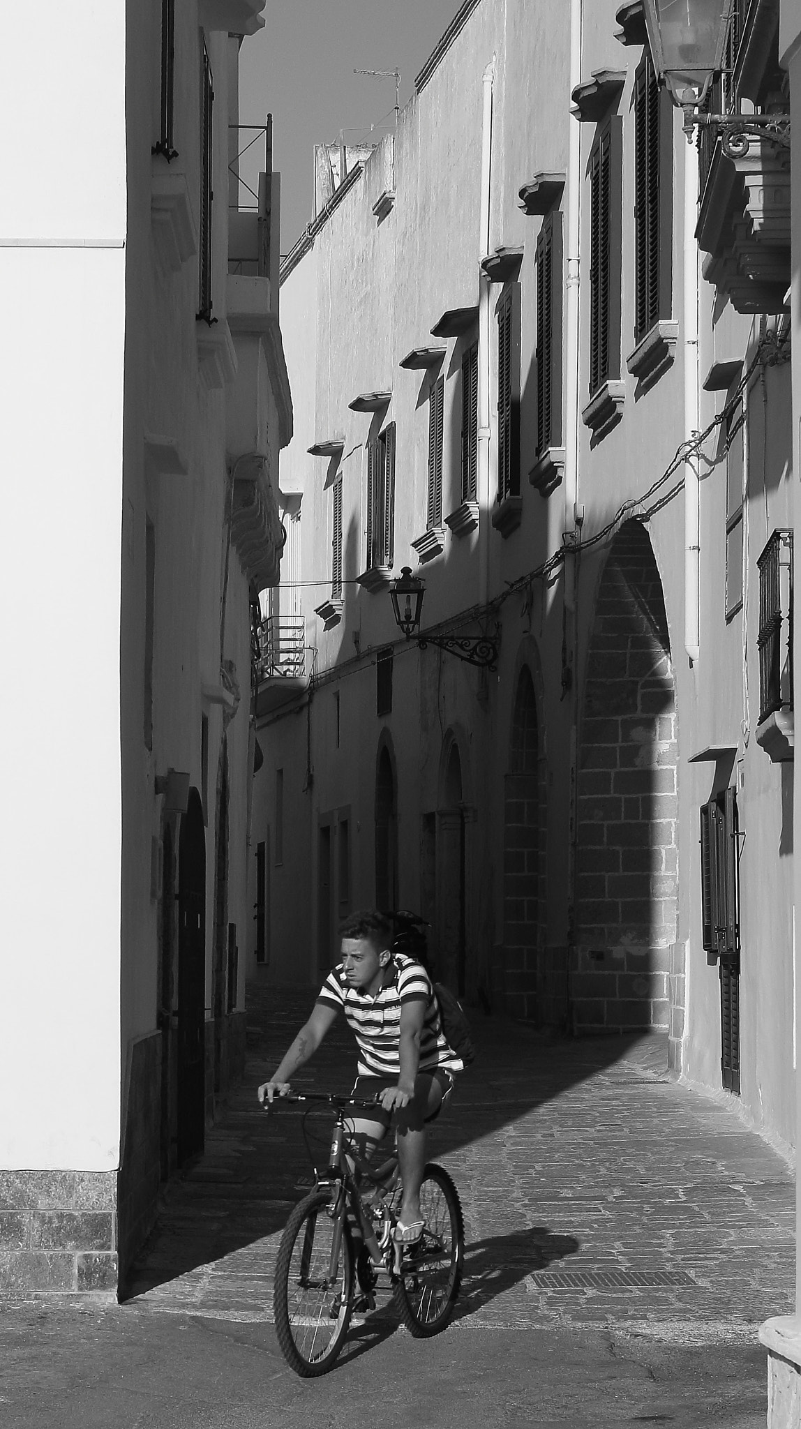 Canon EOS 600D (Rebel EOS T3i / EOS Kiss X5) + Canon EF 35mm F2 sample photo. Gallipoli photography