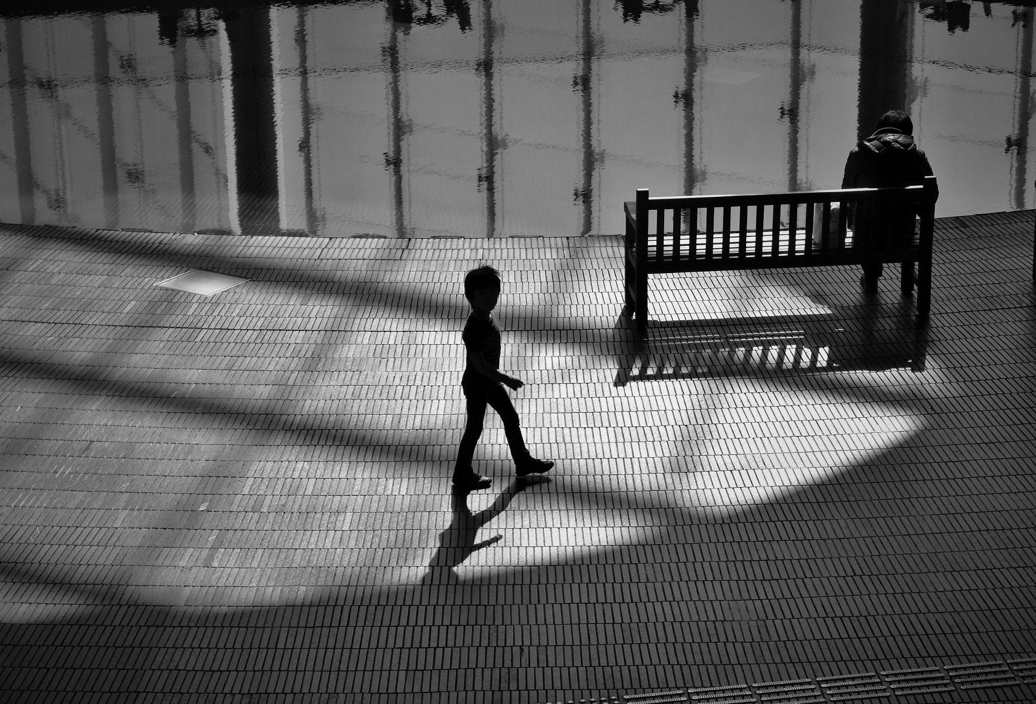 Sigma 17-70mm F2.8-4 DC Macro OS HSM | C sample photo. Shadows and silhouette photography