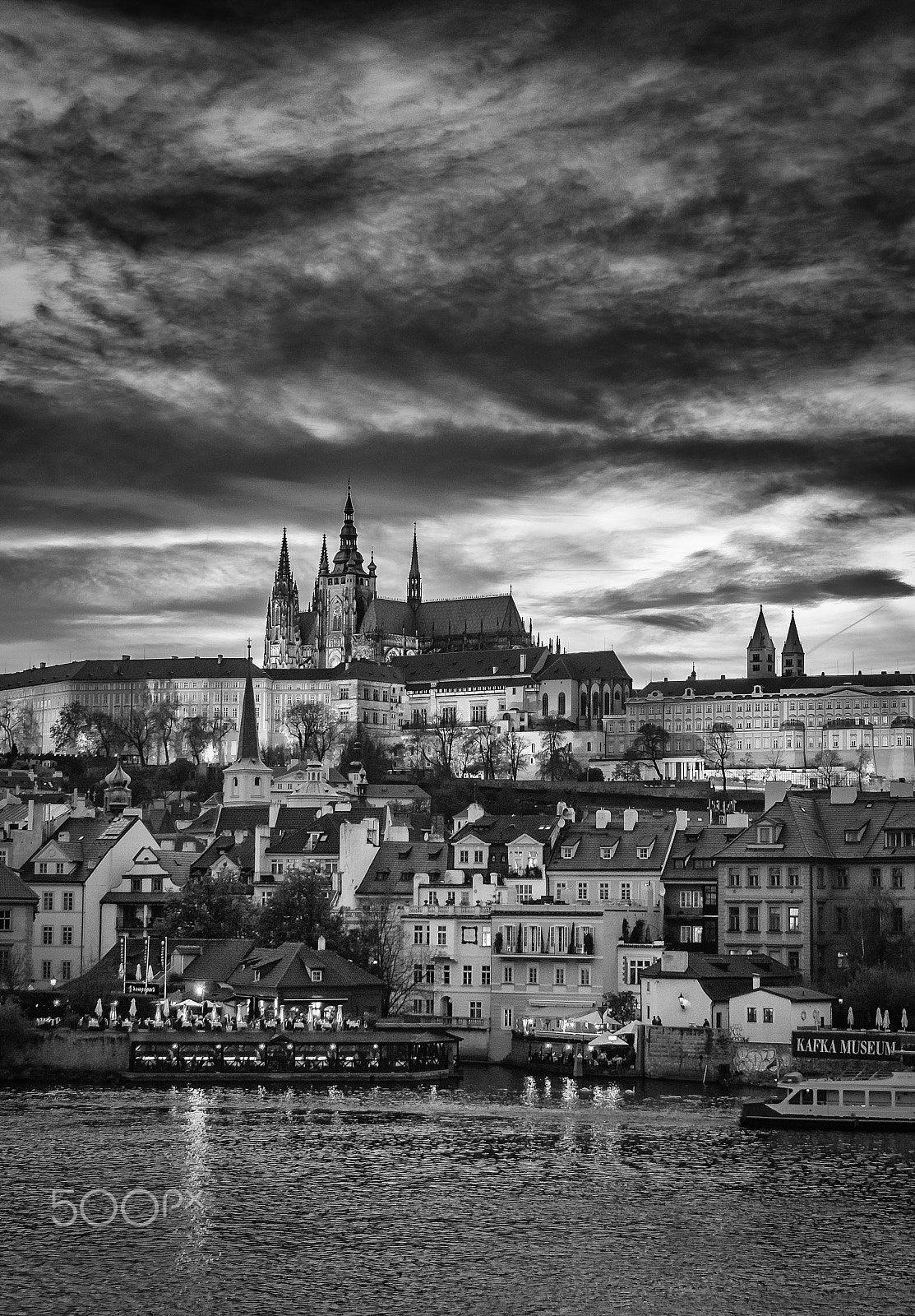 Sigma 17-50mm F2.8 EX DC OS HSM sample photo. Prague castle photography