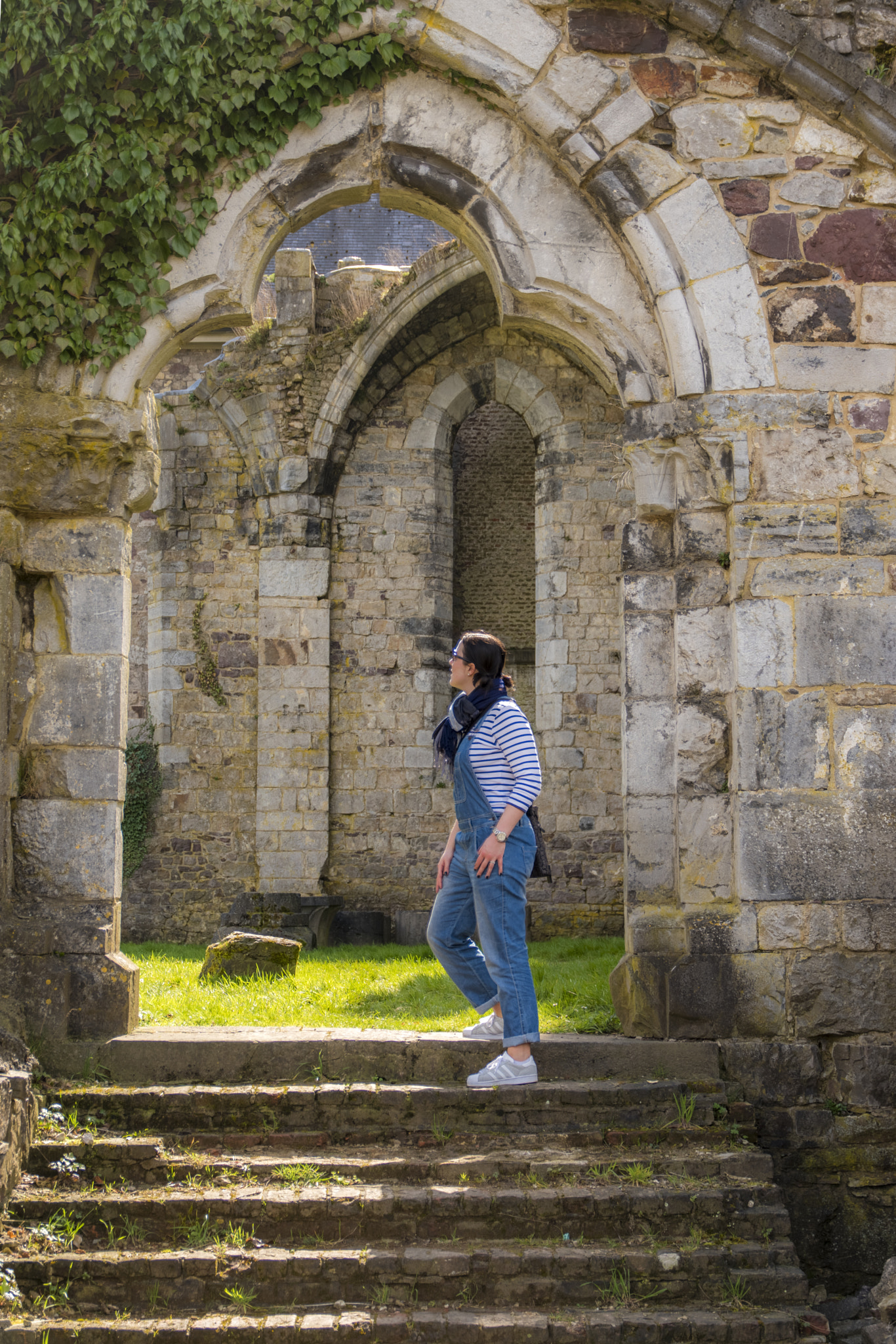 Nikon D5500 + Sigma 17-70mm F2.8-4 DC Macro OS HSM | C sample photo. Abbaye d'aulne fanny photography