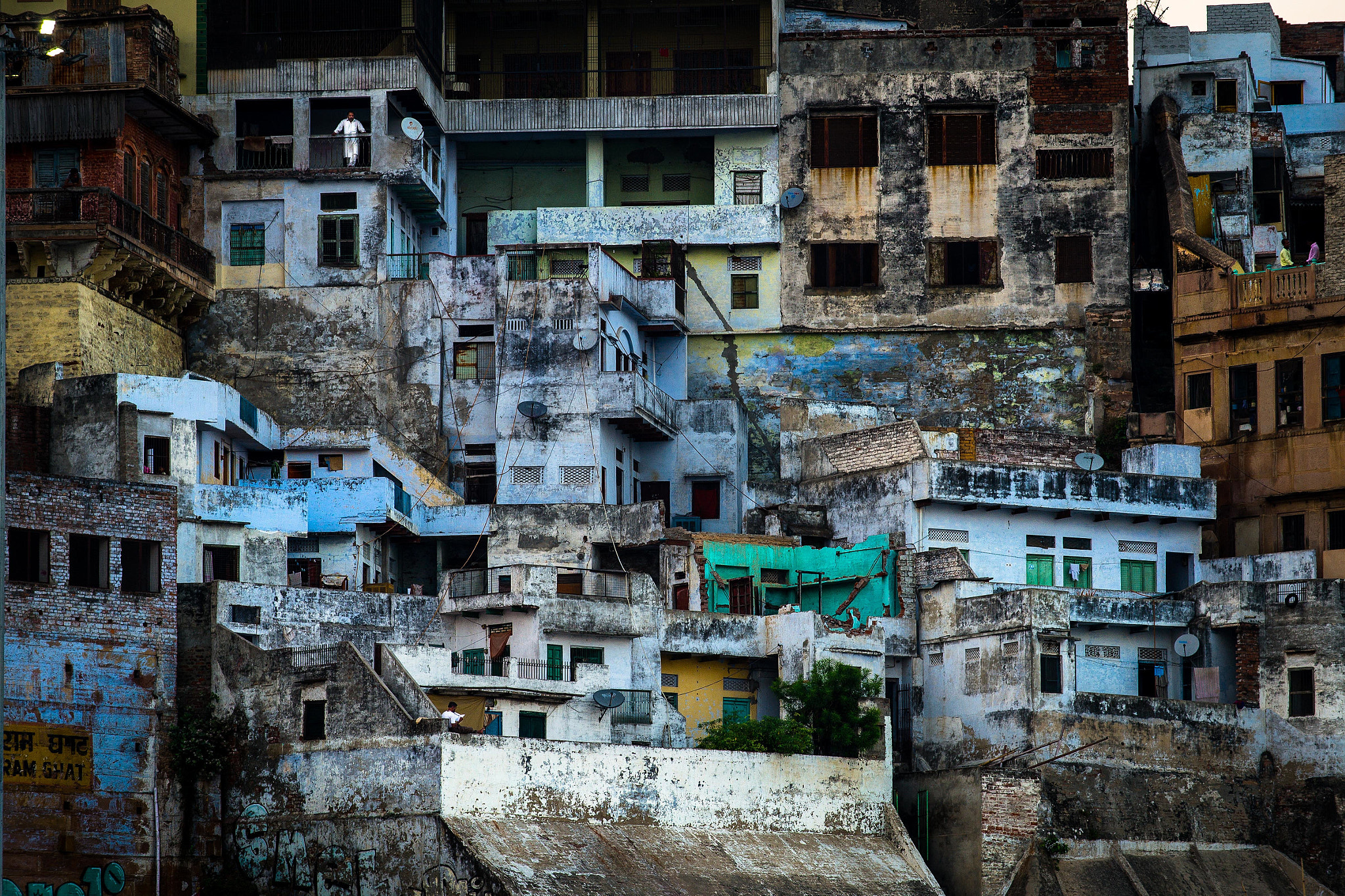 Nikon AF-S Nikkor 70-200mm F4G ED VR sample photo. Varanasi city scape photography
