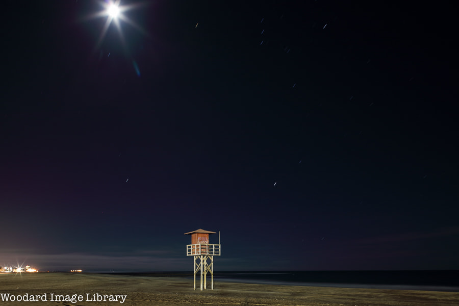 Canon EOS 5DS + Canon TS-E 24mm f/3.5L sample photo. Lifeguard lookout stand photography