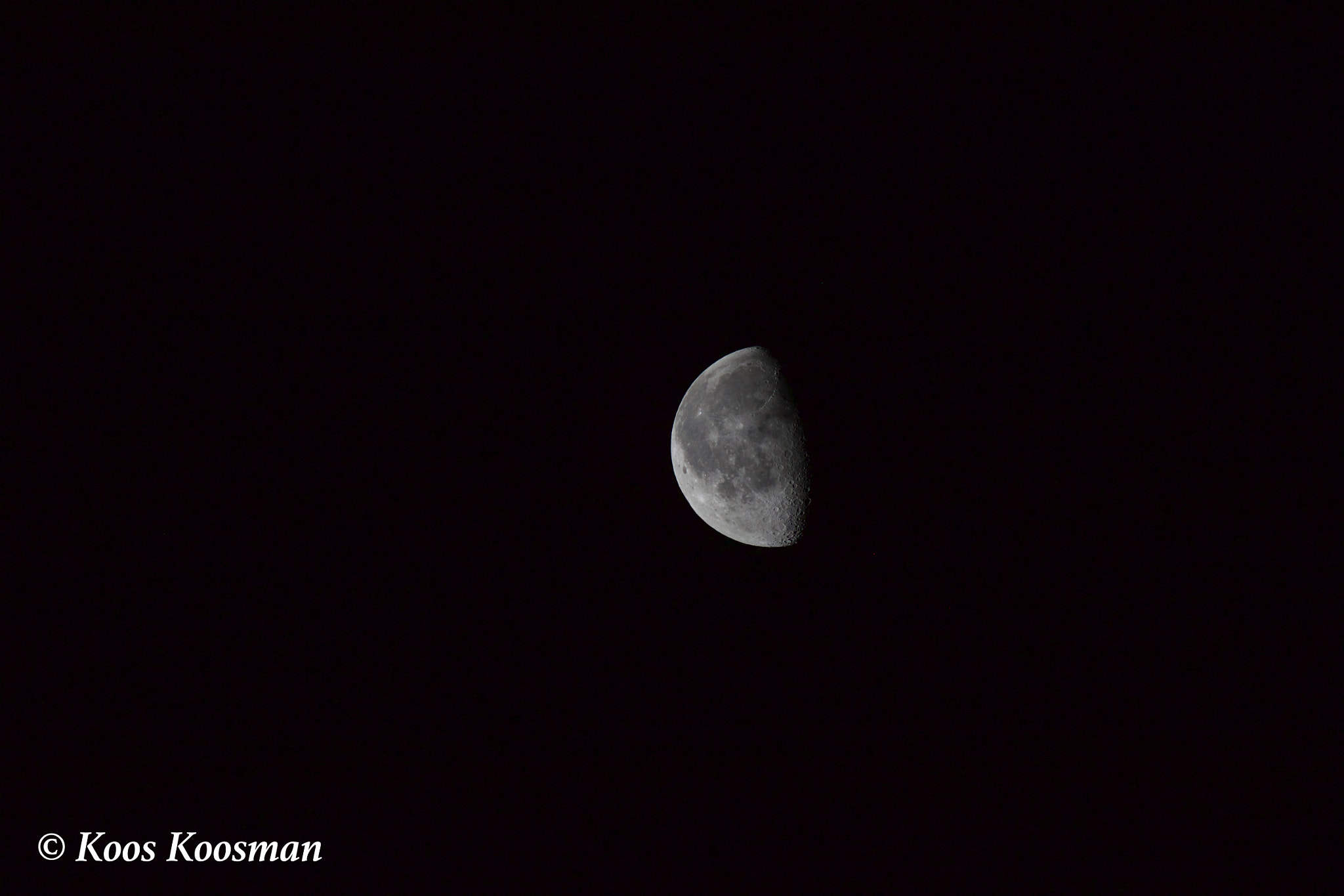 Canon EF 100-400mm F4.5-5.6L IS USM sample photo. Half moon photography