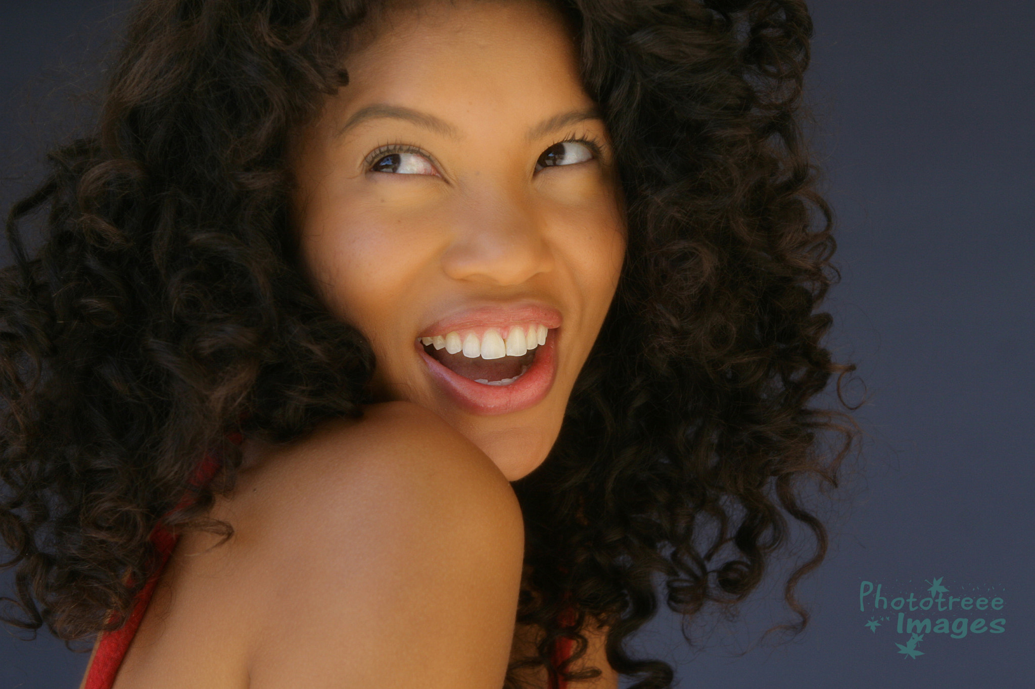 Canon EOS 30D + Canon EF 24-70mm F2.8L USM sample photo. Gorgeous smile photography