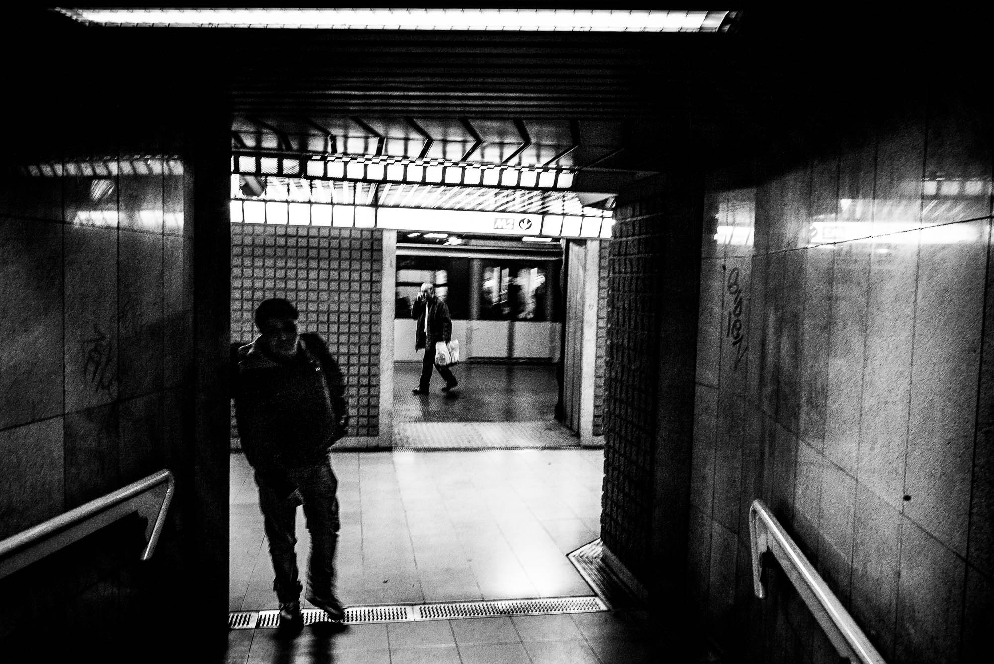Summicron-M 1:2/28 ASPH. sample photo. In the subway photography