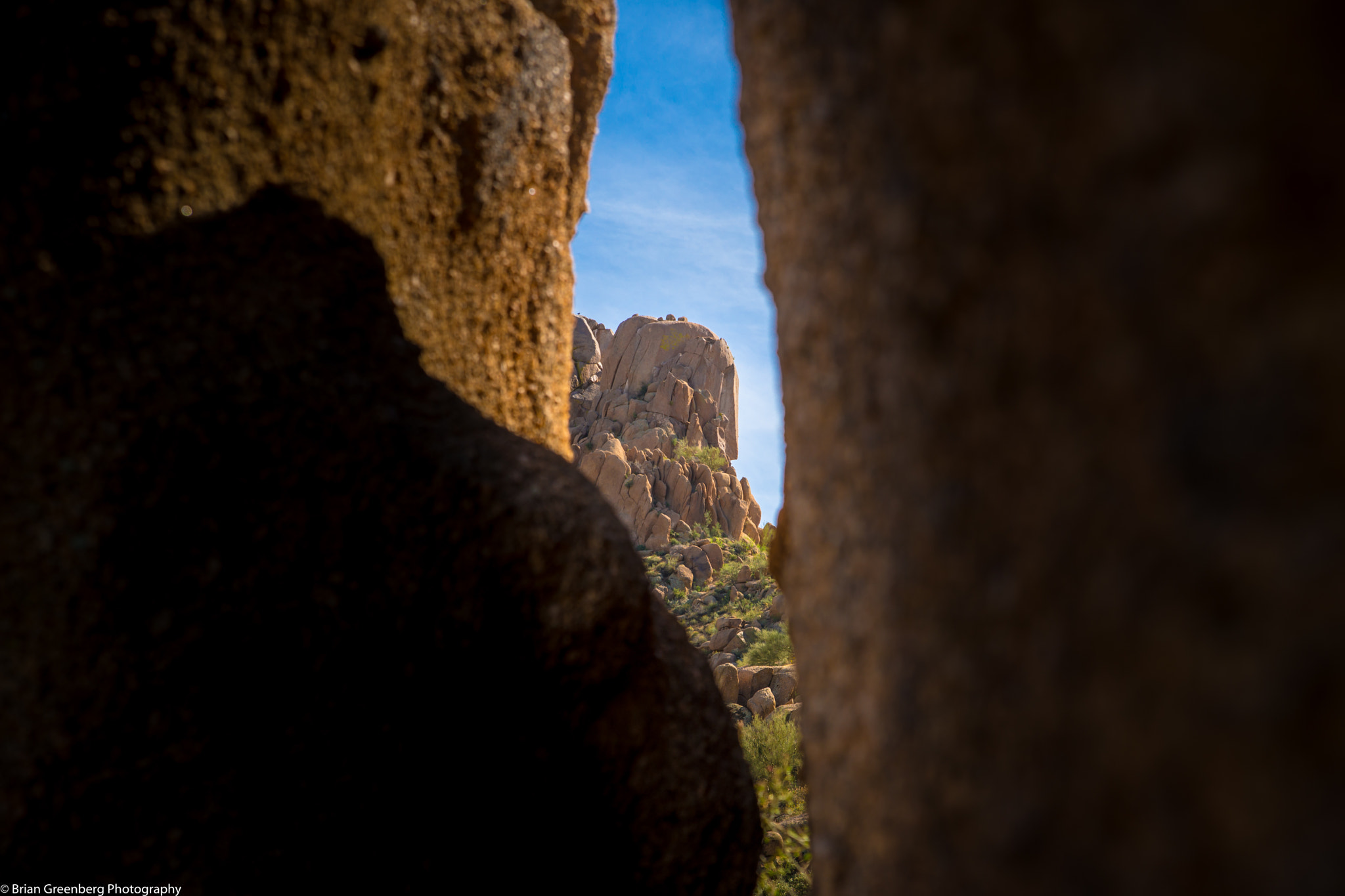 Tamron AF 28-75mm F2.8 XR Di LD Aspherical (IF) sample photo. Through the gash photography