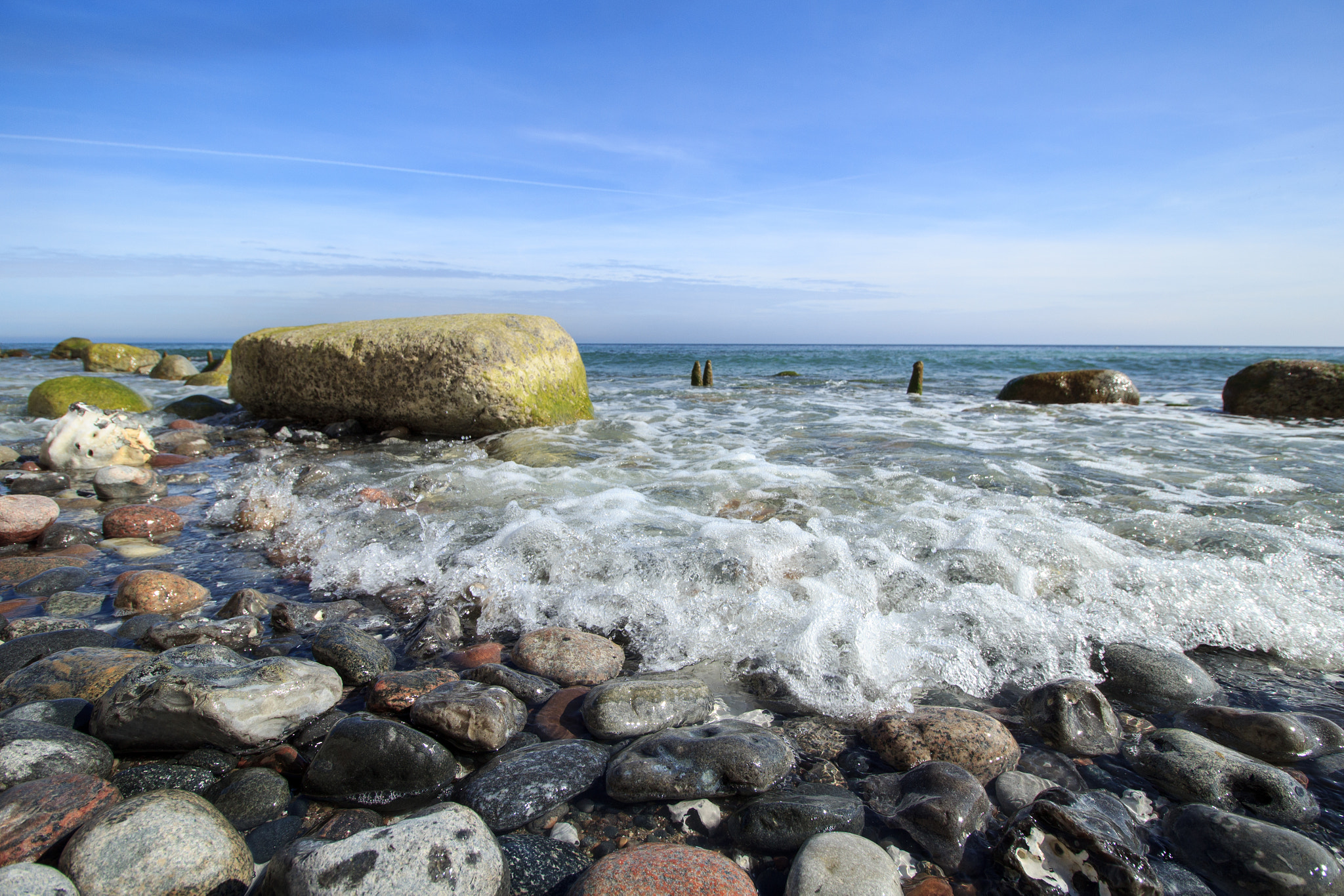 Canon EF-S 10-18mm F4.5–5.6 IS STM sample photo. Steine am strand photography