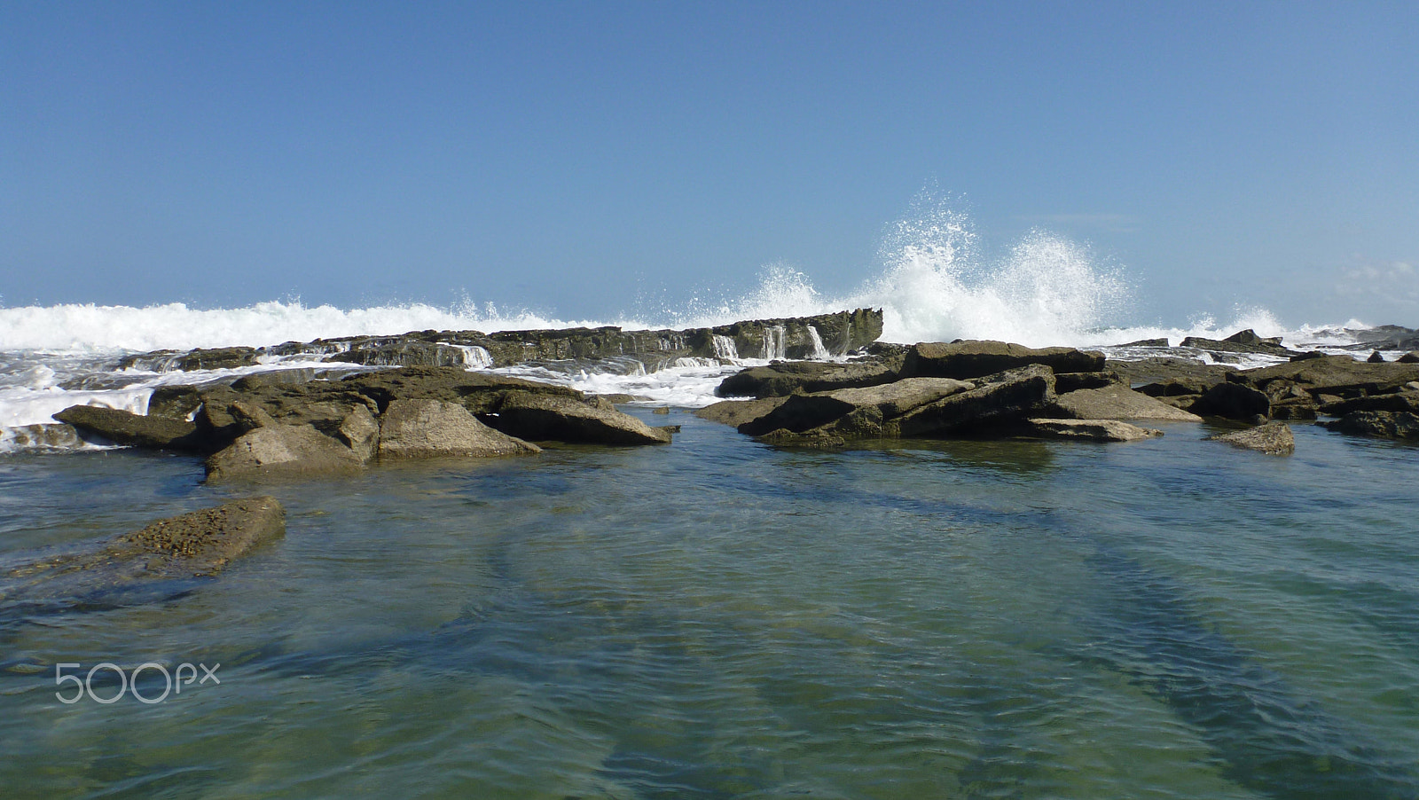 Panasonic DMC-TS3 sample photo. Waves crashing on the reef photography