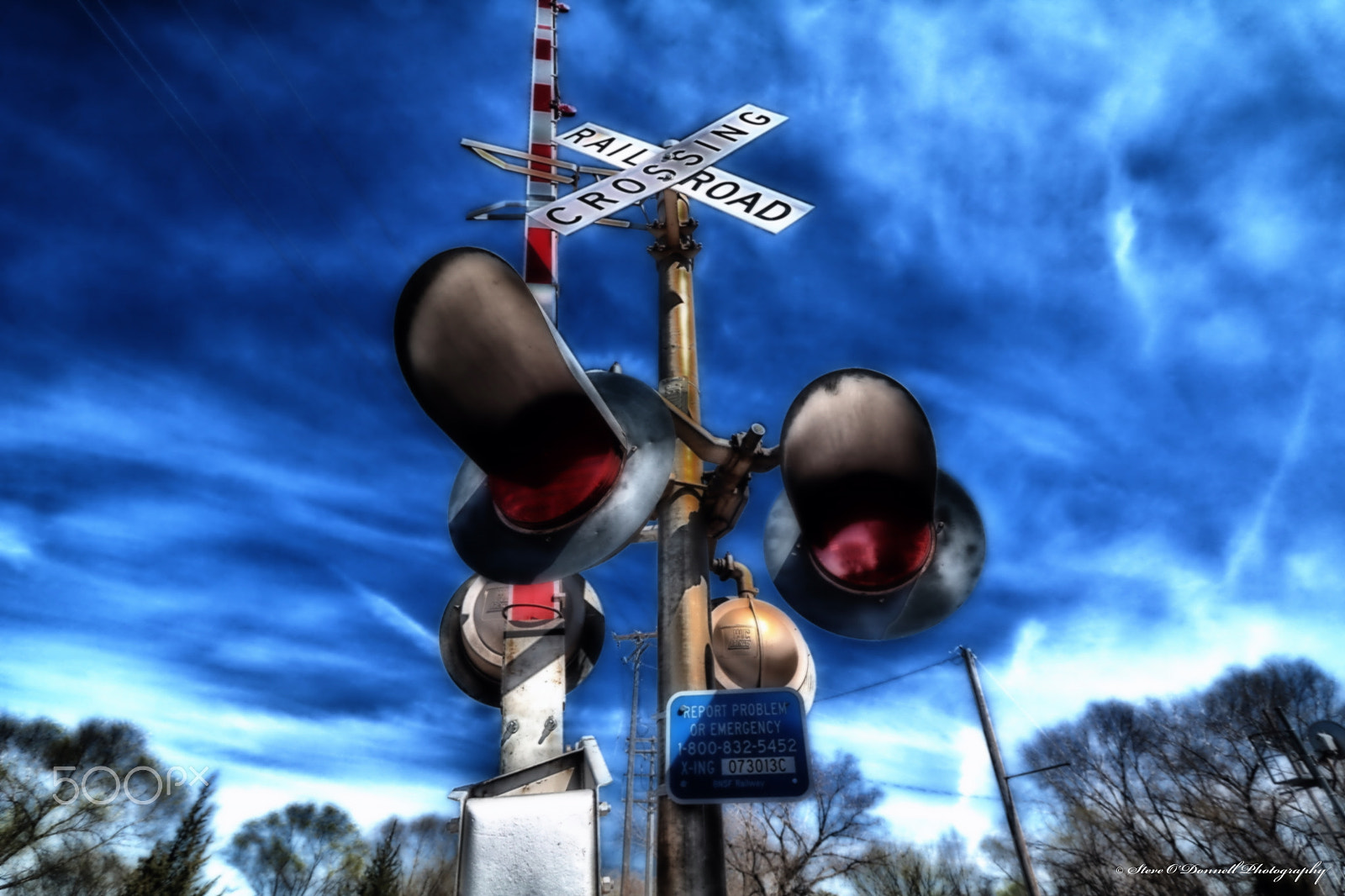 Canon EOS 760D (EOS Rebel T6s / EOS 8000D) sample photo. Rail crossing photography