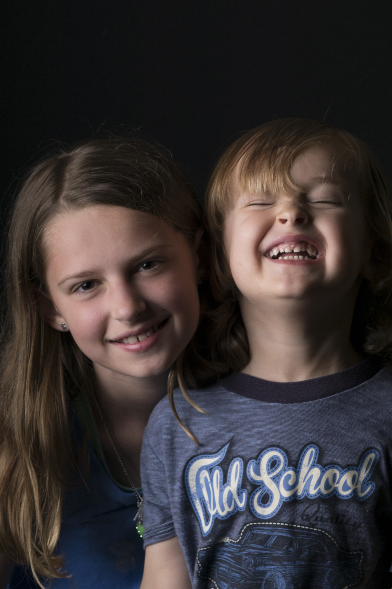 Sony Planar T* 85mm F1.4 ZA sample photo. Siblings photography