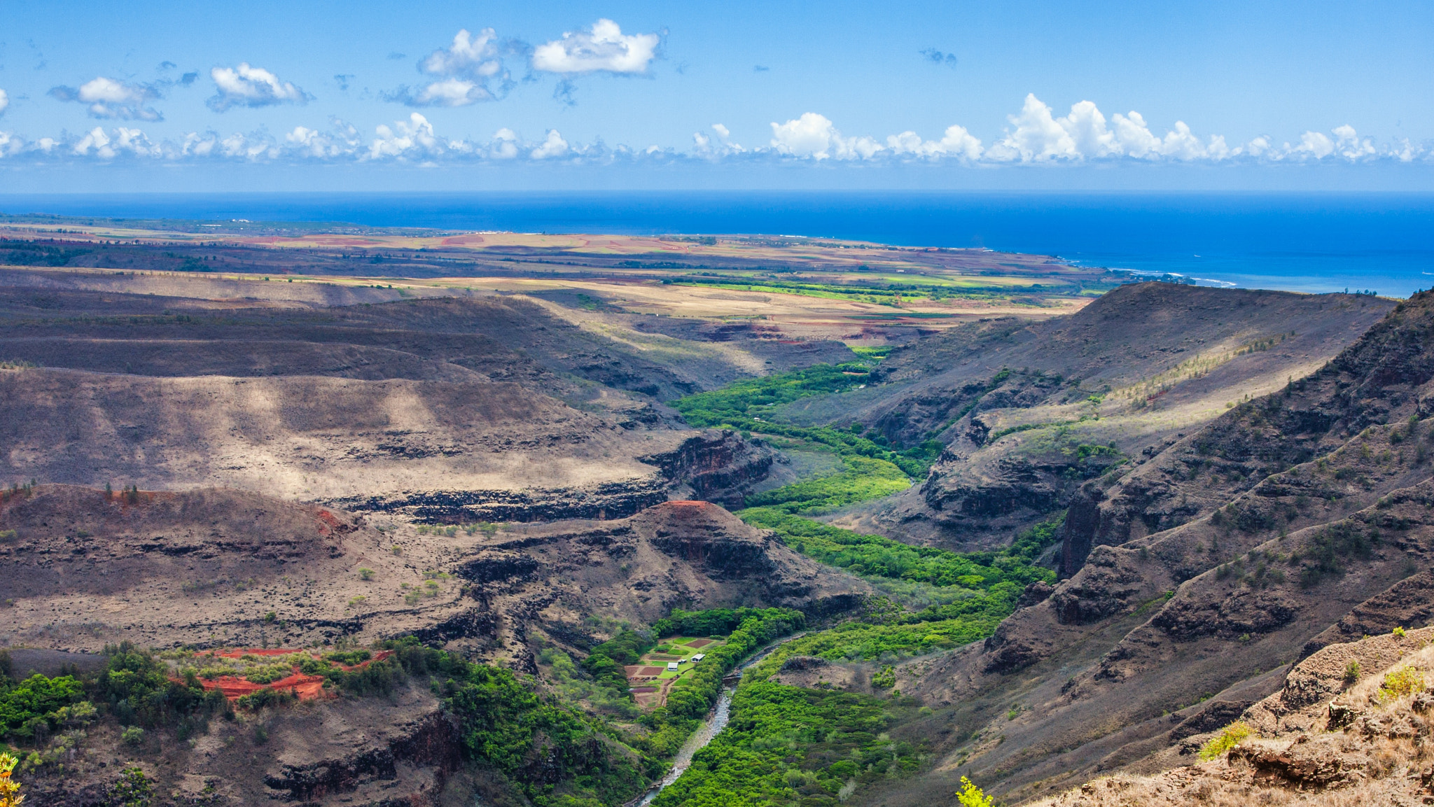 Canon EOS 450D (EOS Rebel XSi / EOS Kiss X2) sample photo. Re-crop and processing of waimea canyon photography