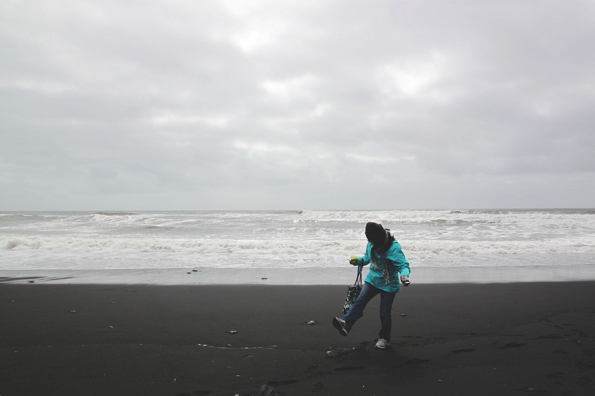 Sigma 17-70mm F2.8-4 DC Macro OS HSM sample photo. Black sand beaches photography