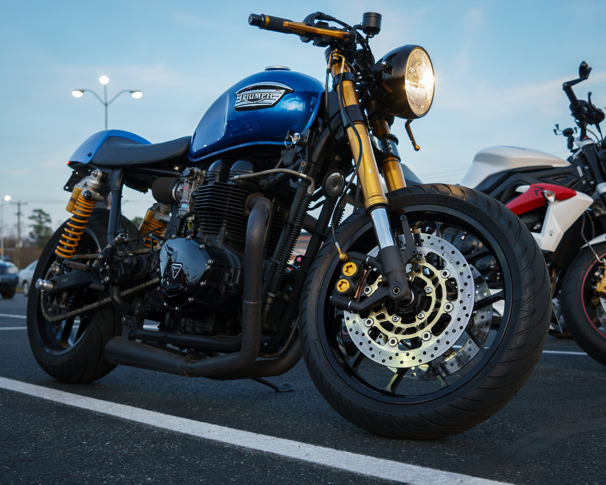 Sony a6300 + Sony Vario Tessar T* FE 24-70mm F4 ZA OSS sample photo. Custom triumph photography
