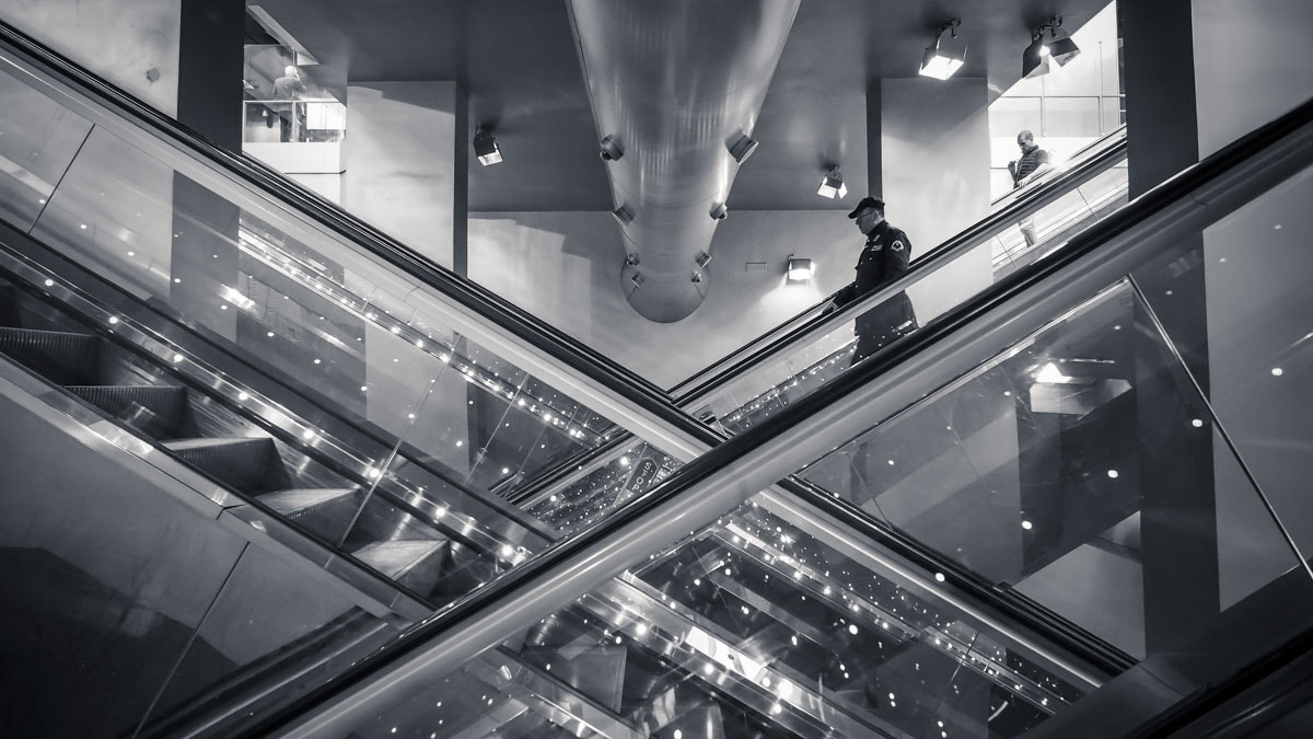 Panasonic Lumix G Vario 7-14mm F4 ASPH sample photo. Napoli, metro station photography
