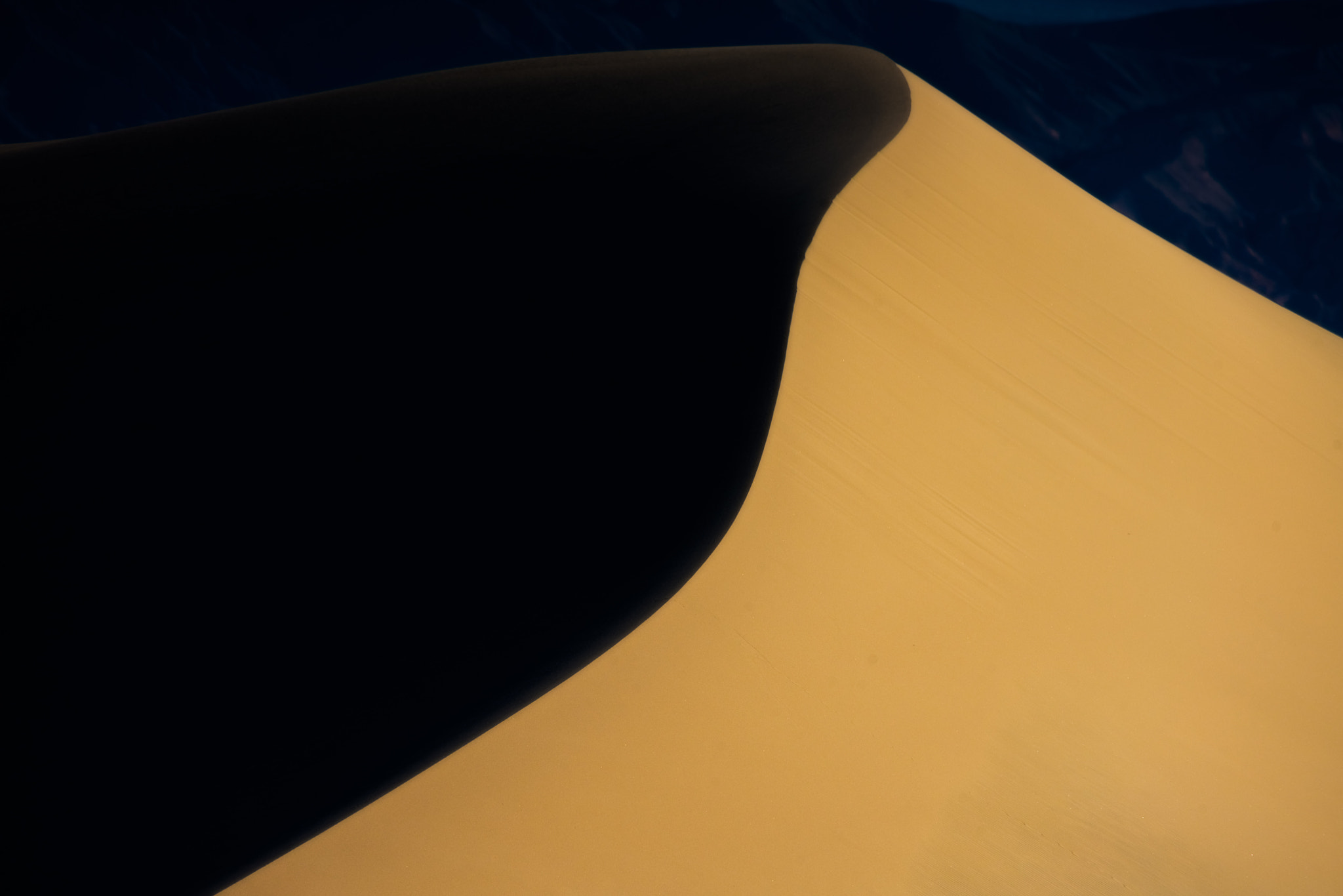 150-600mm F5-6.3 OSS sample photo. Death valley morning contrast photography