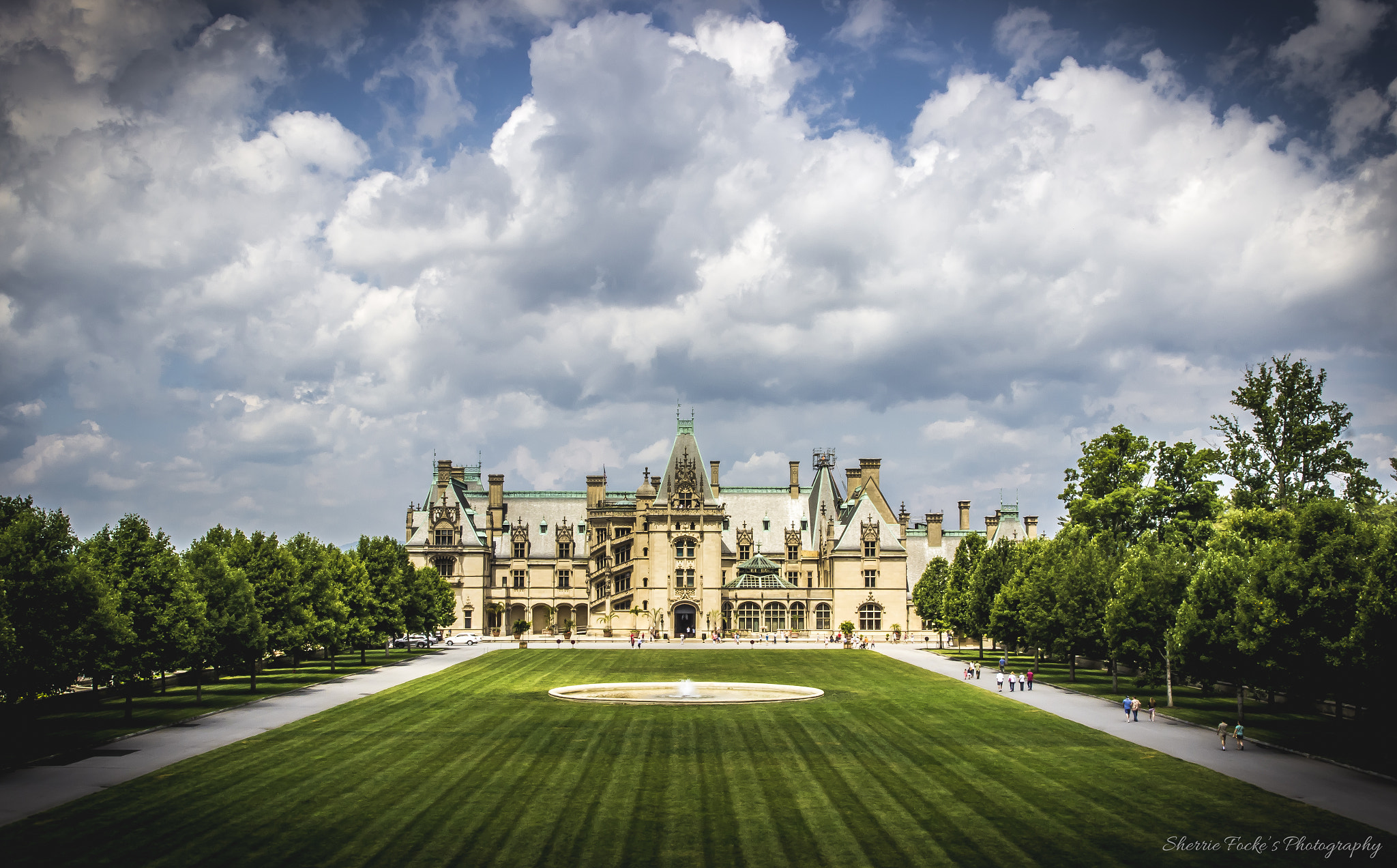 Canon EF 24-70mm F2.8L II USM sample photo. Biltmore estate house photography