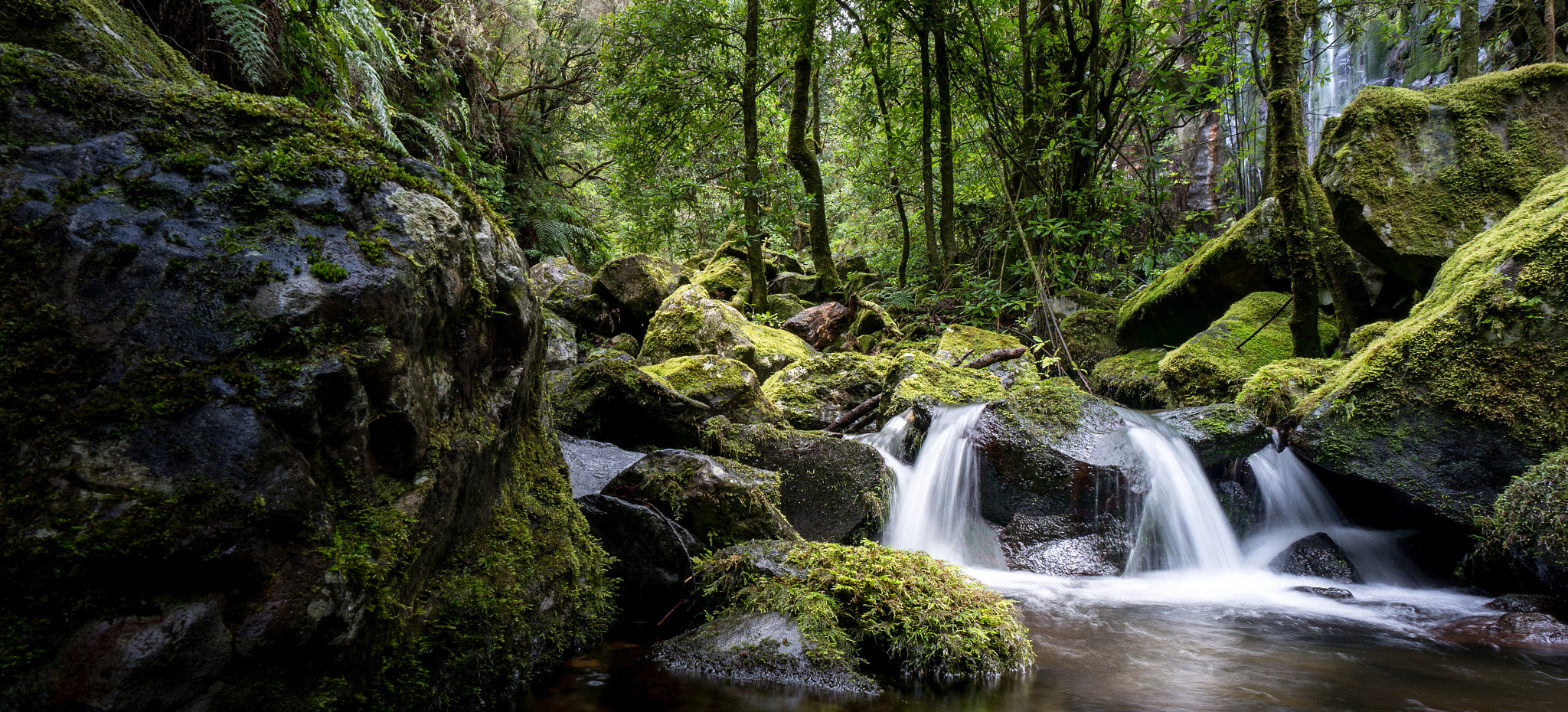 Sony Alpha NEX-6 + Sony E 10-18mm F4 OSS sample photo. Panoramic river photography