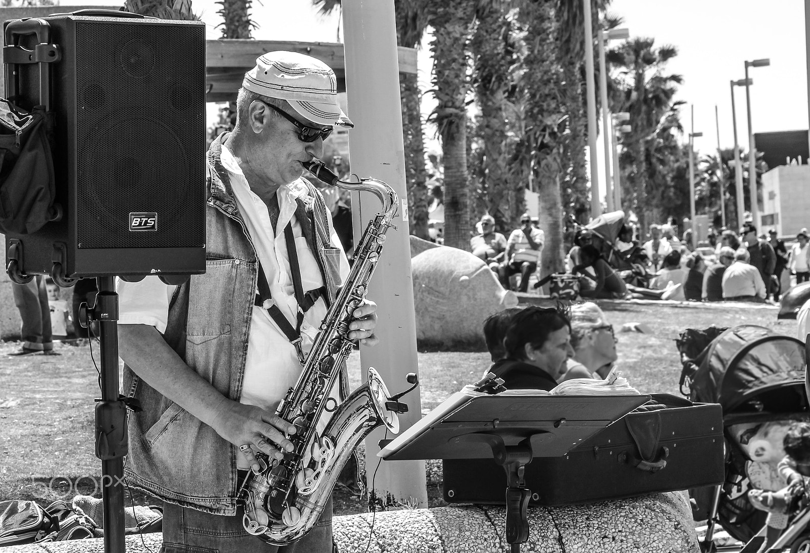 Canon EOS 550D (EOS Rebel T2i / EOS Kiss X4) sample photo. Jazz street photography