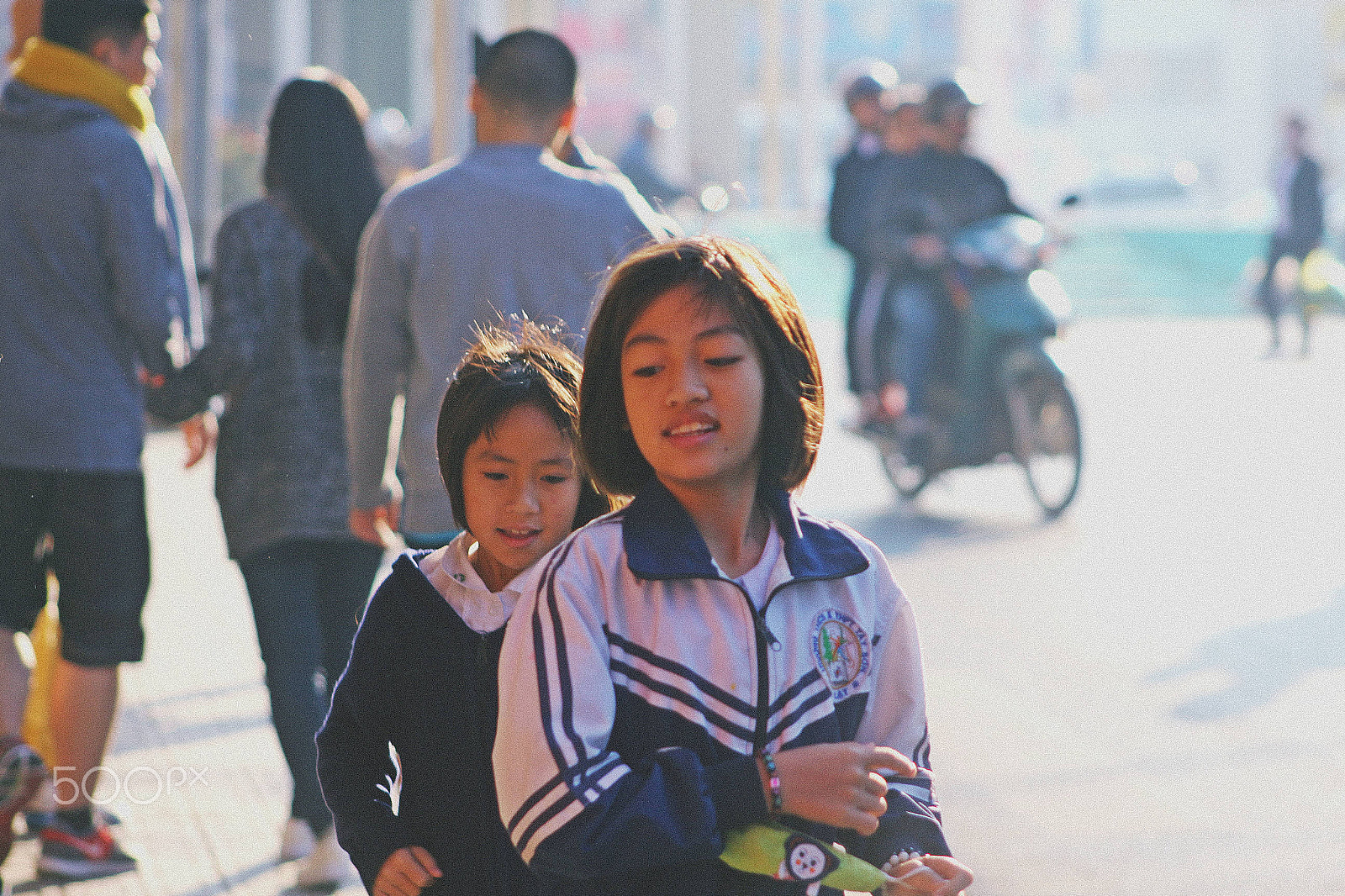 Canon EF 75-300mm f/4-5.6 USM sample photo. Go to shcool photography