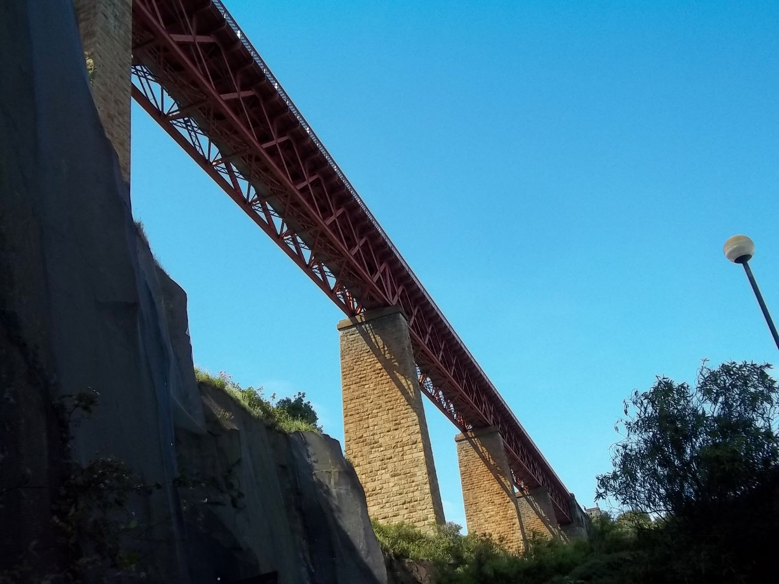 Kodak EASYSHARE C143 DIGITAL CAMERA sample photo. Bridge and view of edinburgh photography