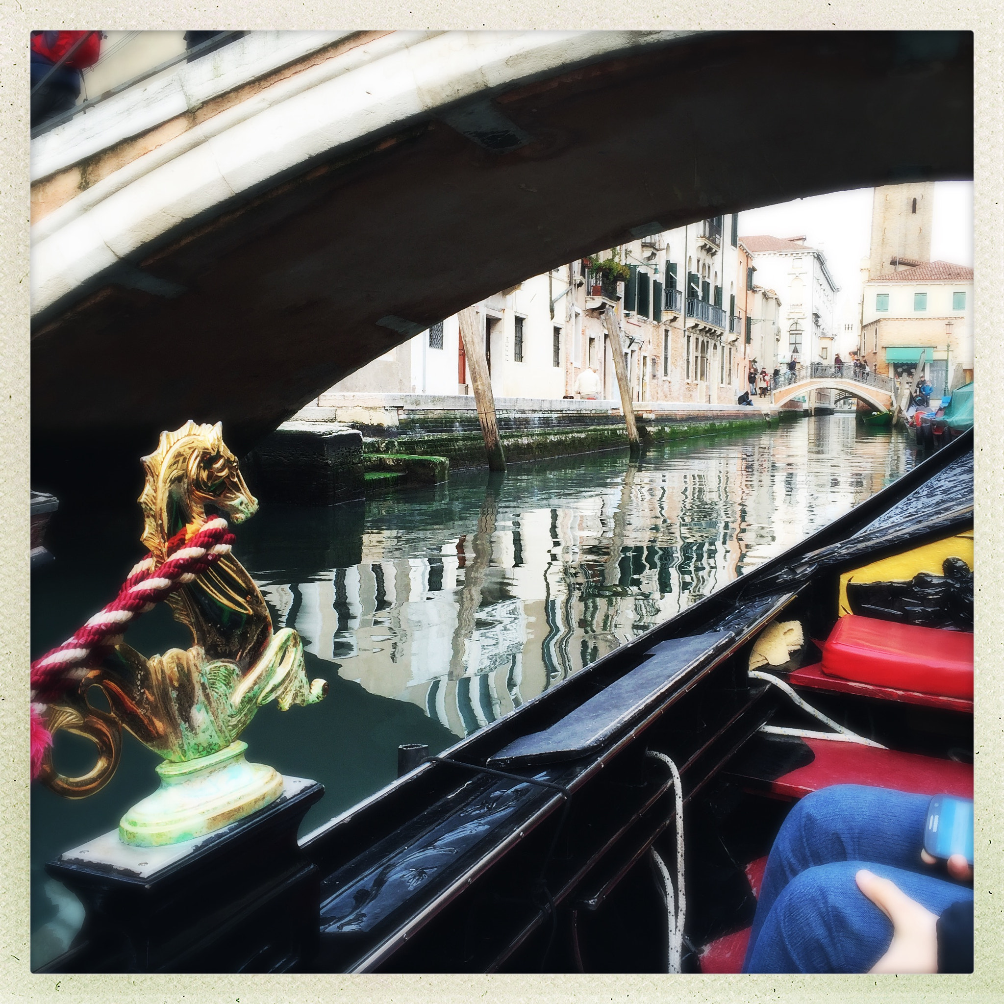 Hipstamatic 302 sample photo. Golden gondola horse photography