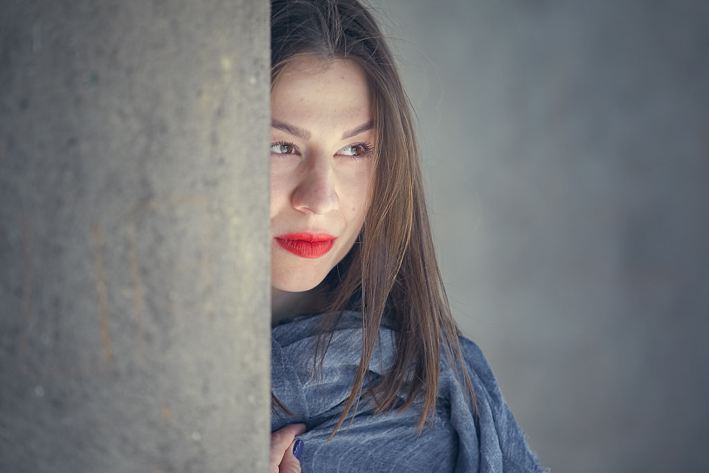 Looking by the wall by Sabin Malisevschi on 500px.com