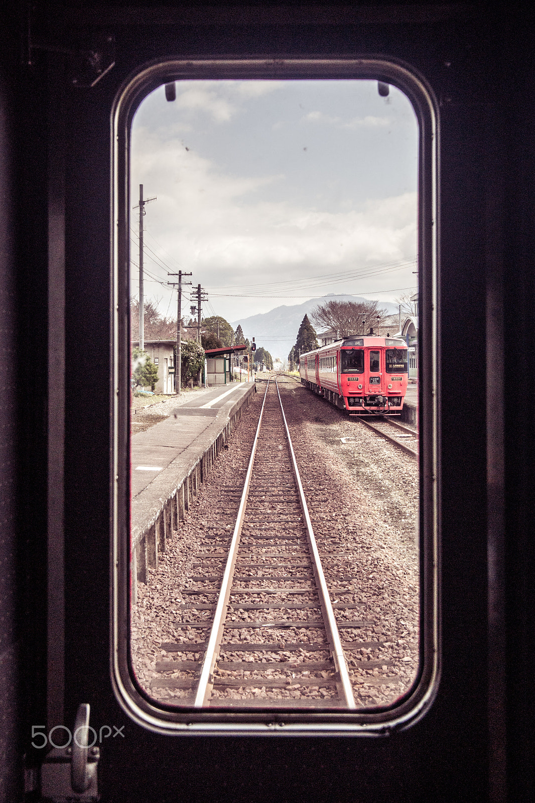 Sony a99 II + Minolta AF 17-35mm F2.8-4 (D) sample photo. Through the window photography