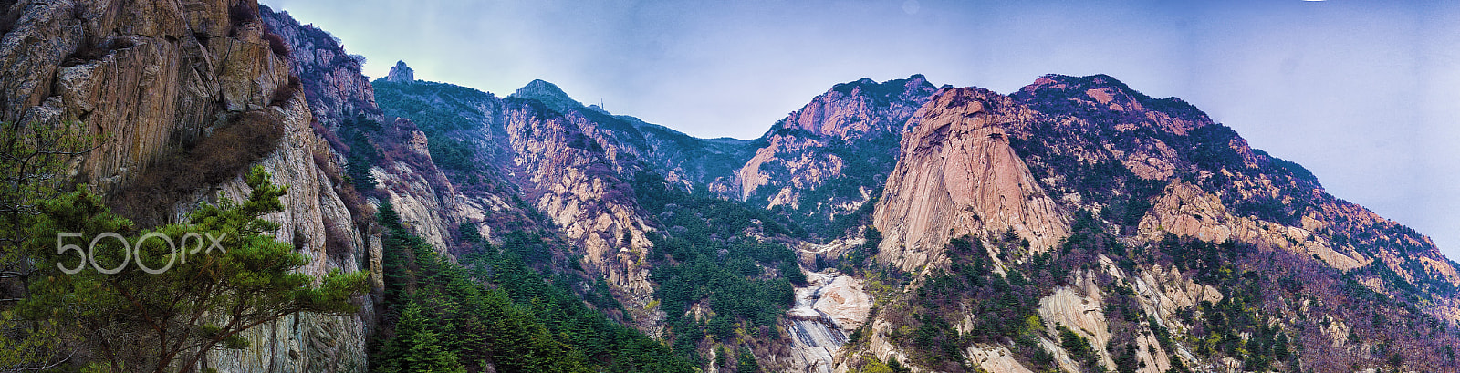 Pentax smc DA 17-70mm F4.0 AL (IF) SDM sample photo. At the back side of mount tai photography