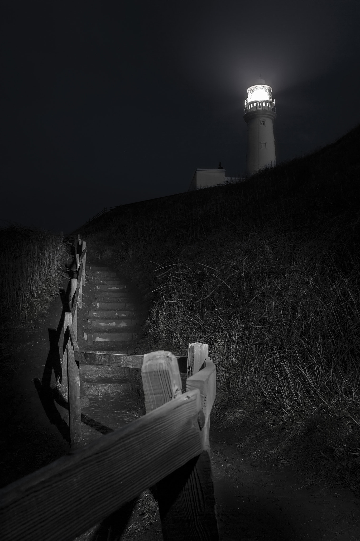 Canon EOS-1D Mark II sample photo. Flamborough lightouse at night photography