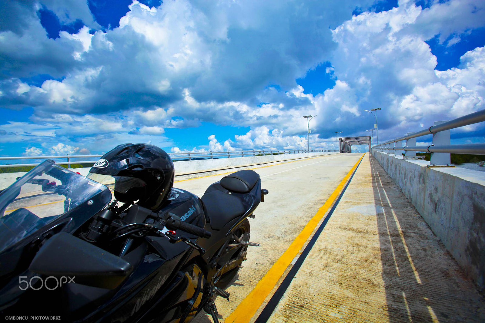 Canon EOS 5D Mark II + Canon EF 16-35mm F2.8L USM sample photo. Bintan road photography