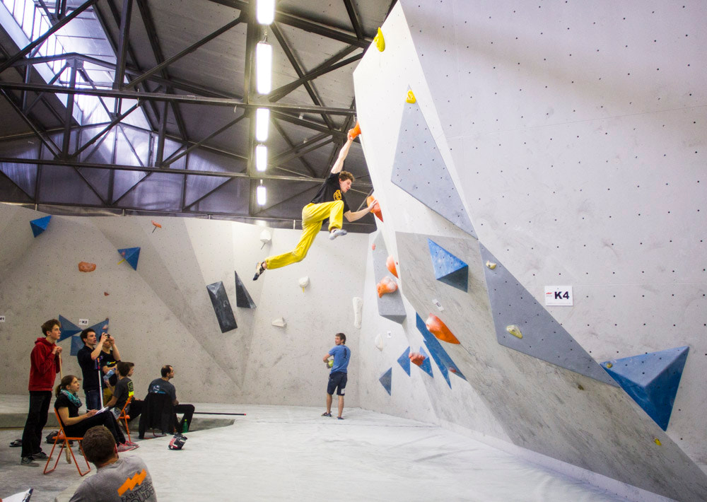 Canon EOS 60D + Canon EF 20mm F2.8 USM sample photo. Bouldering | sport climbing photography