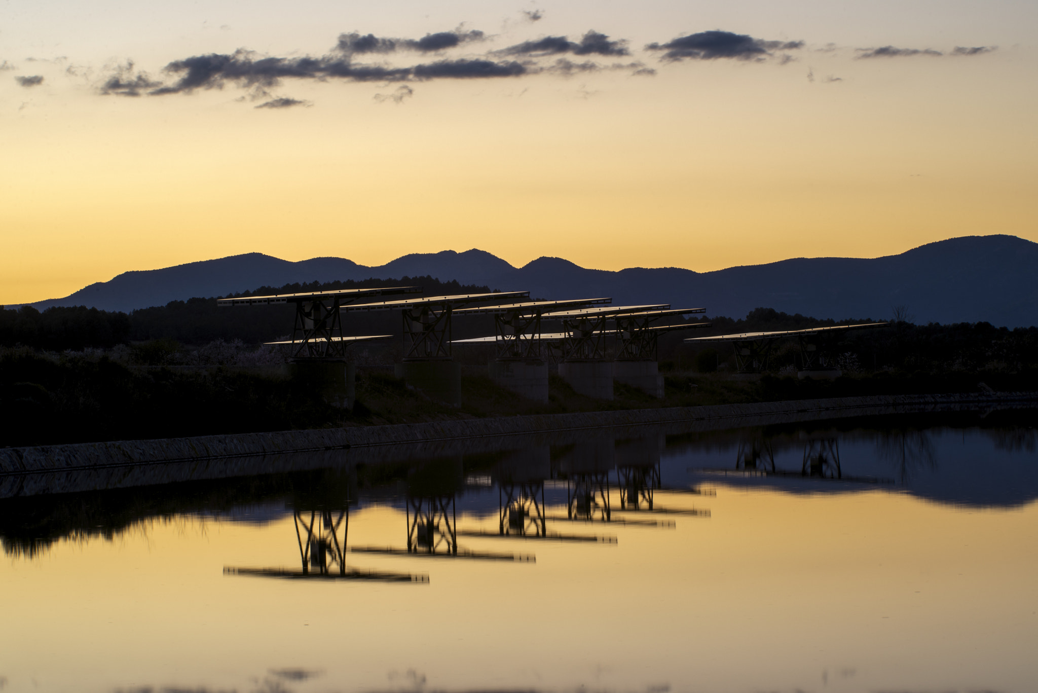 Sigma 135-400mm F4.5-5.6 APO Aspherical sample photo. Sunset energy photography