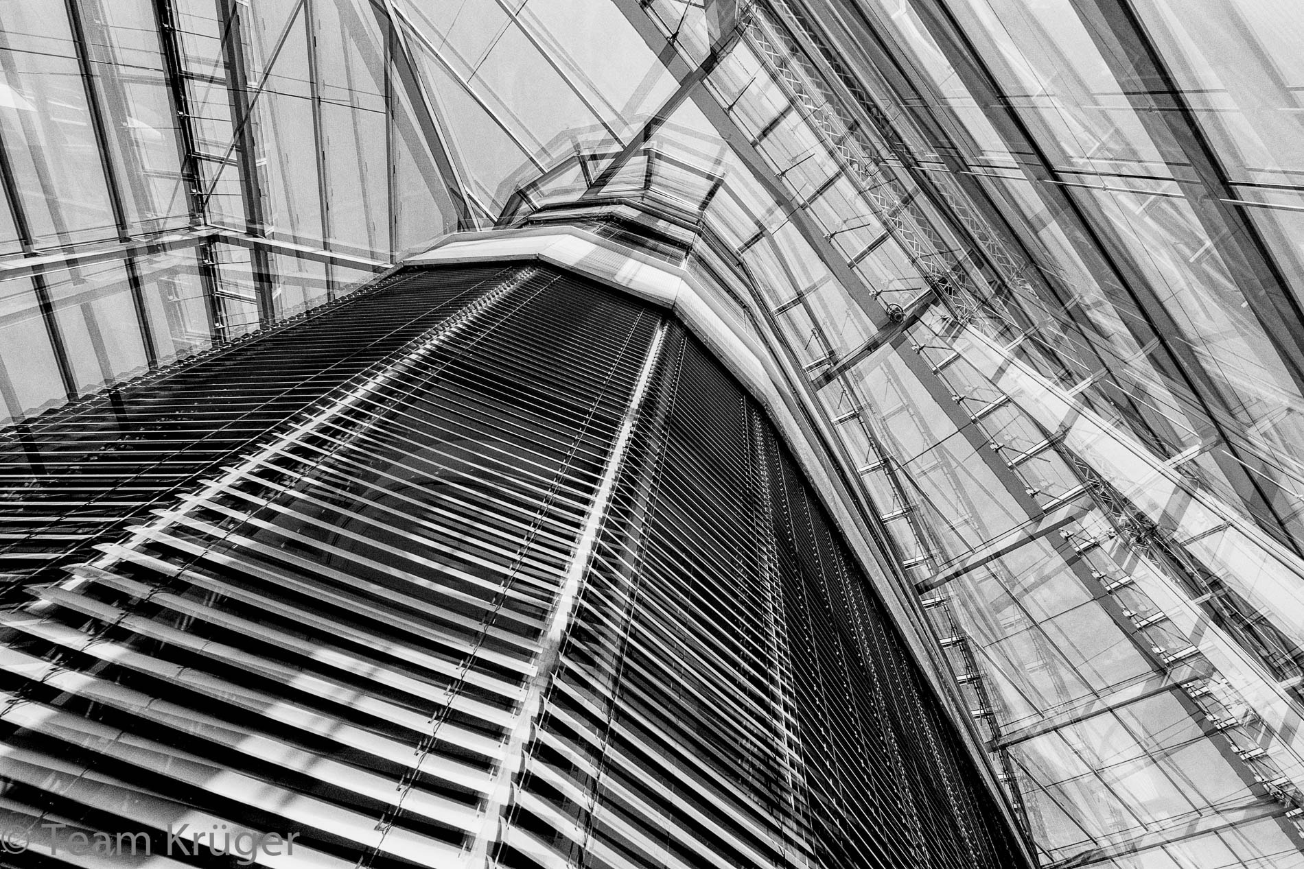 Panasonic Lumix DMC-GH3 + Panasonic Lumix G Vario 7-14mm F4 ASPH sample photo. Bundestag photography