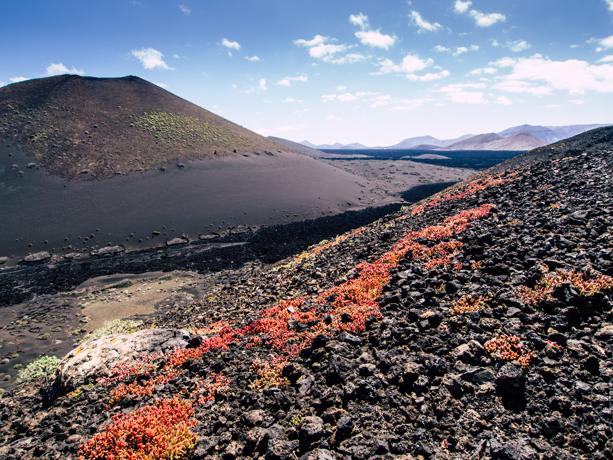 Olympus PEN E-PL5 + OLYMPUS M.9-18mm F4.0-5.6 sample photo. Colourful barren land photography