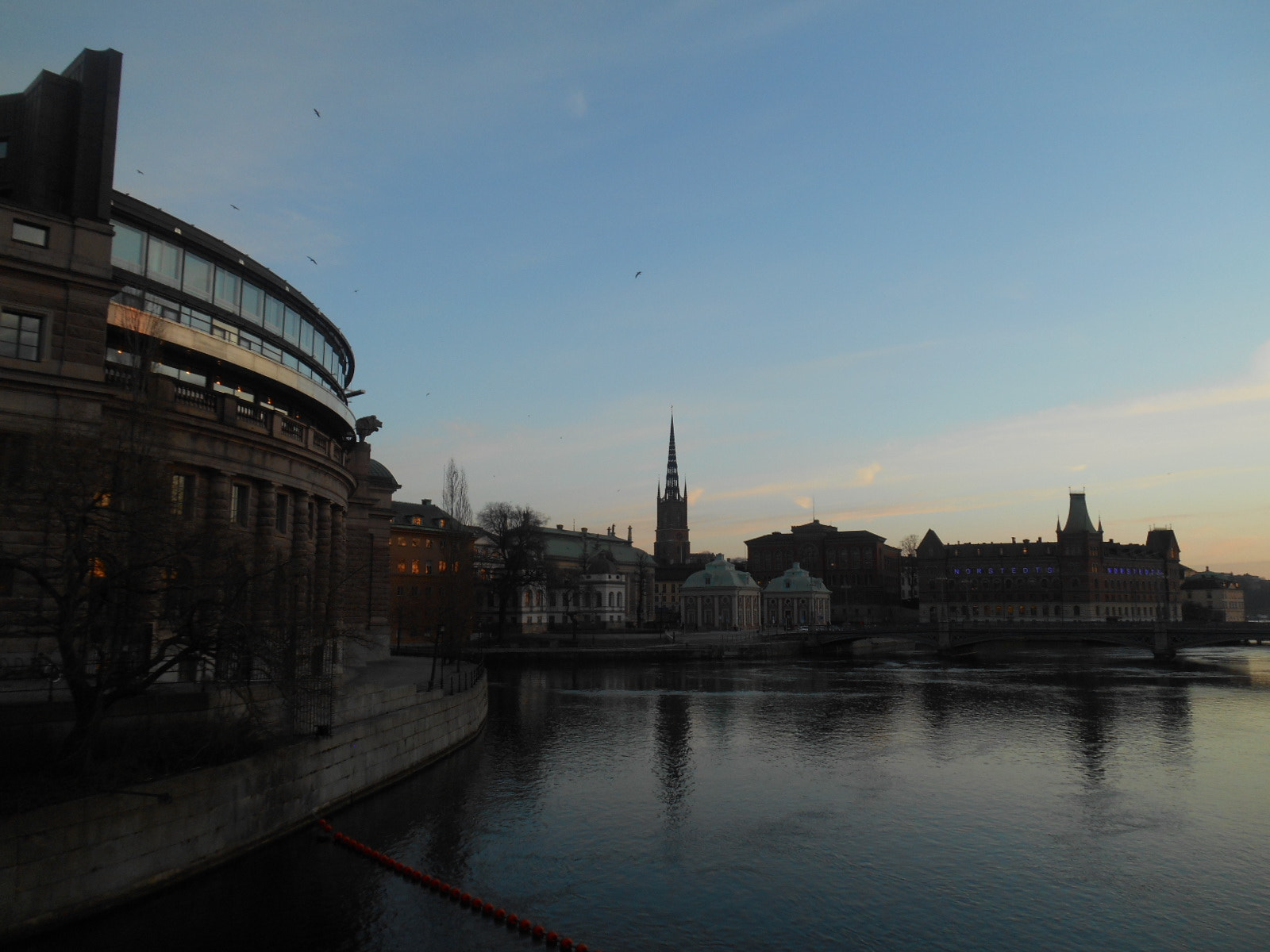 Nikon COOLPIX S3400 sample photo. Spring evening in stockholm photography