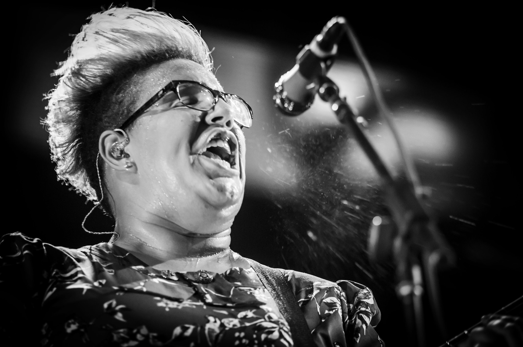 AF Zoom-Nikkor 80-200mm f/2.8 ED sample photo. Alabama shakes live in lucca summer festival photography